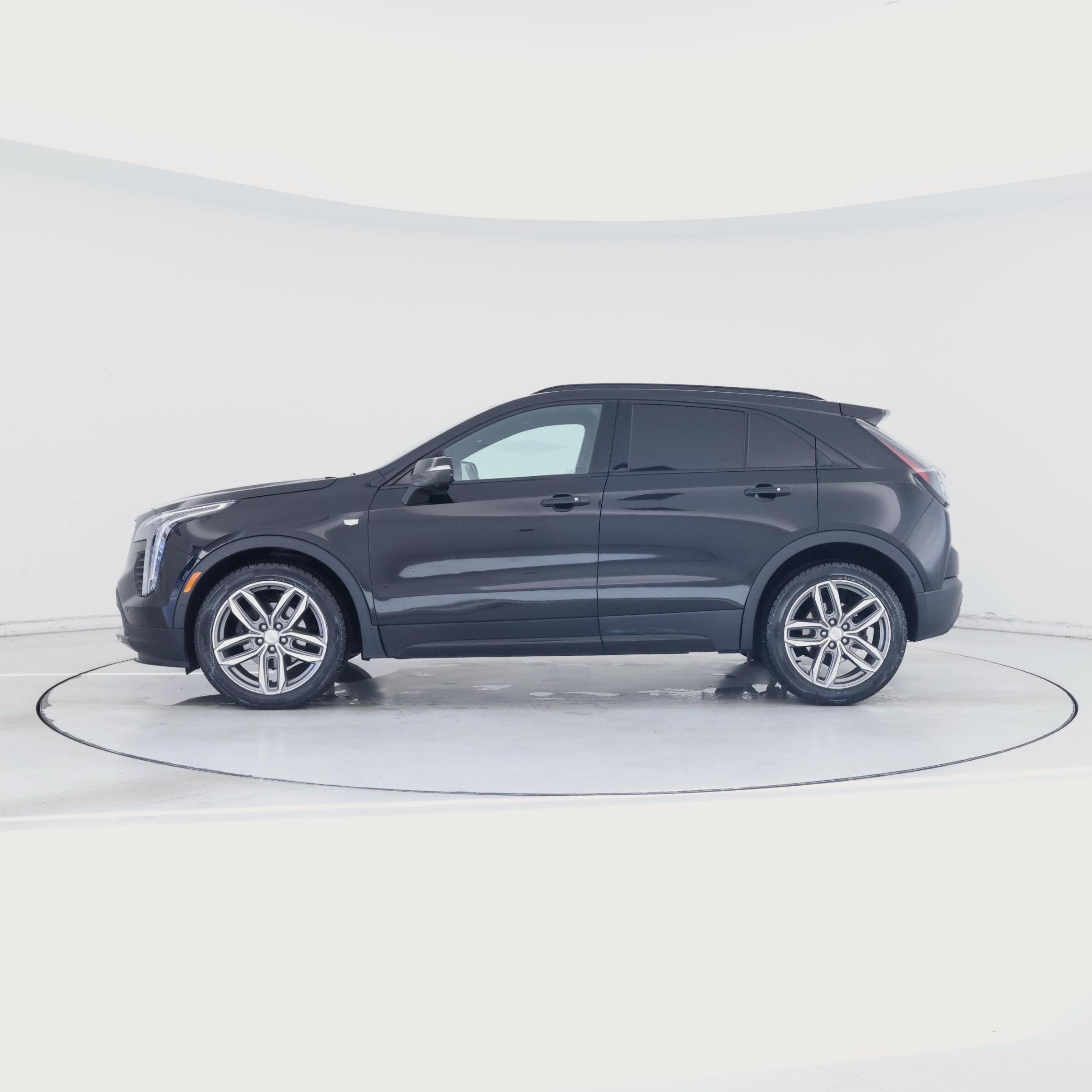 Thumbnail: 2019 Cadillac XT4 - 3