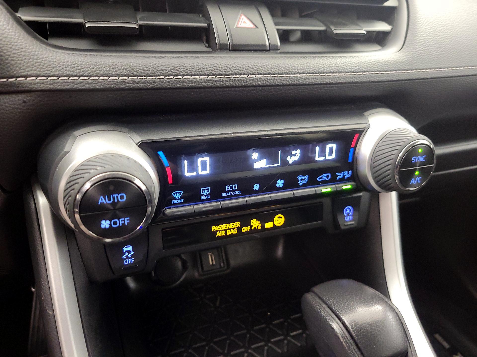 Thumbnail: 2021 Toyota RAV4 - 17