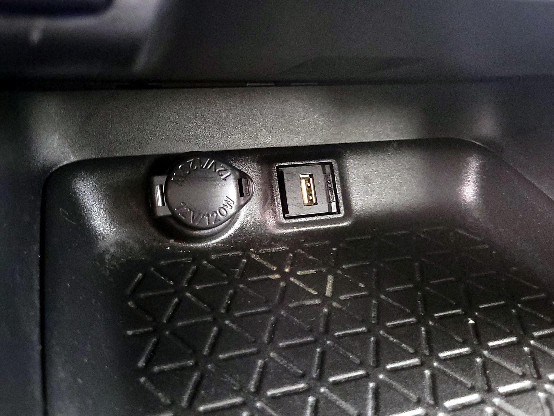 Thumbnail: 2021 Toyota RAV4 - 19