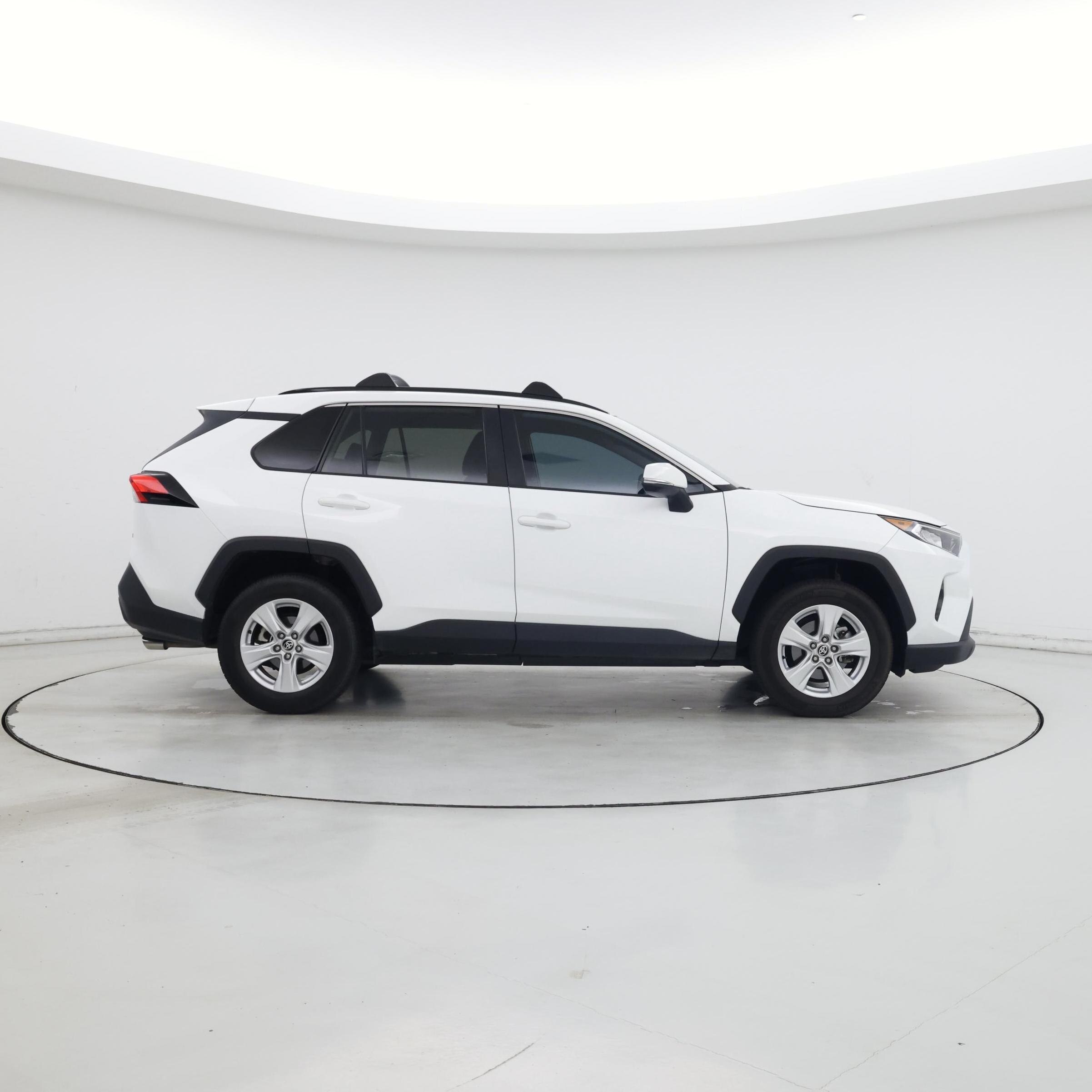 Thumbnail: 2021 Toyota RAV4 - 7