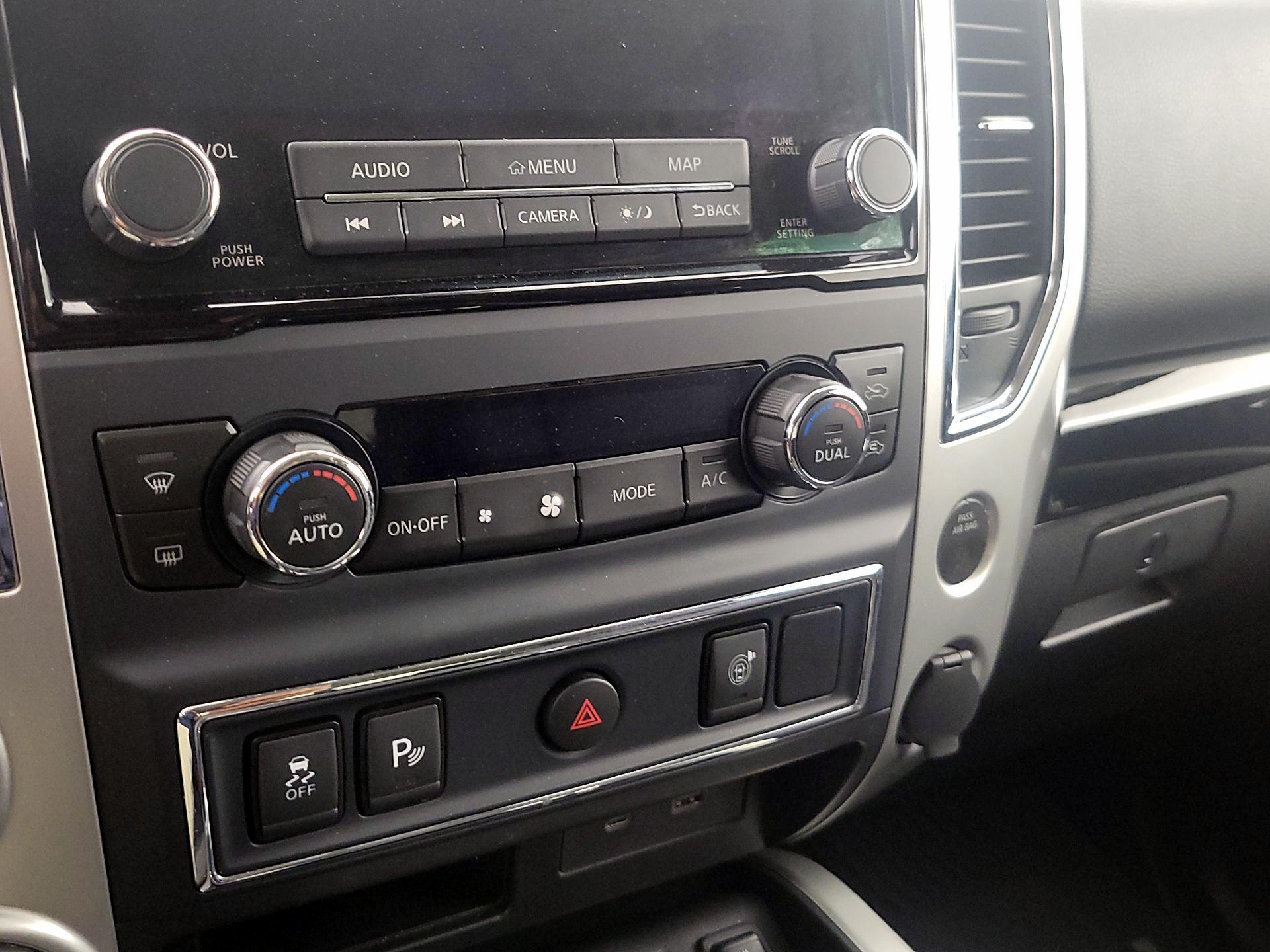 Thumbnail: 2020 Nissan Titan - 17