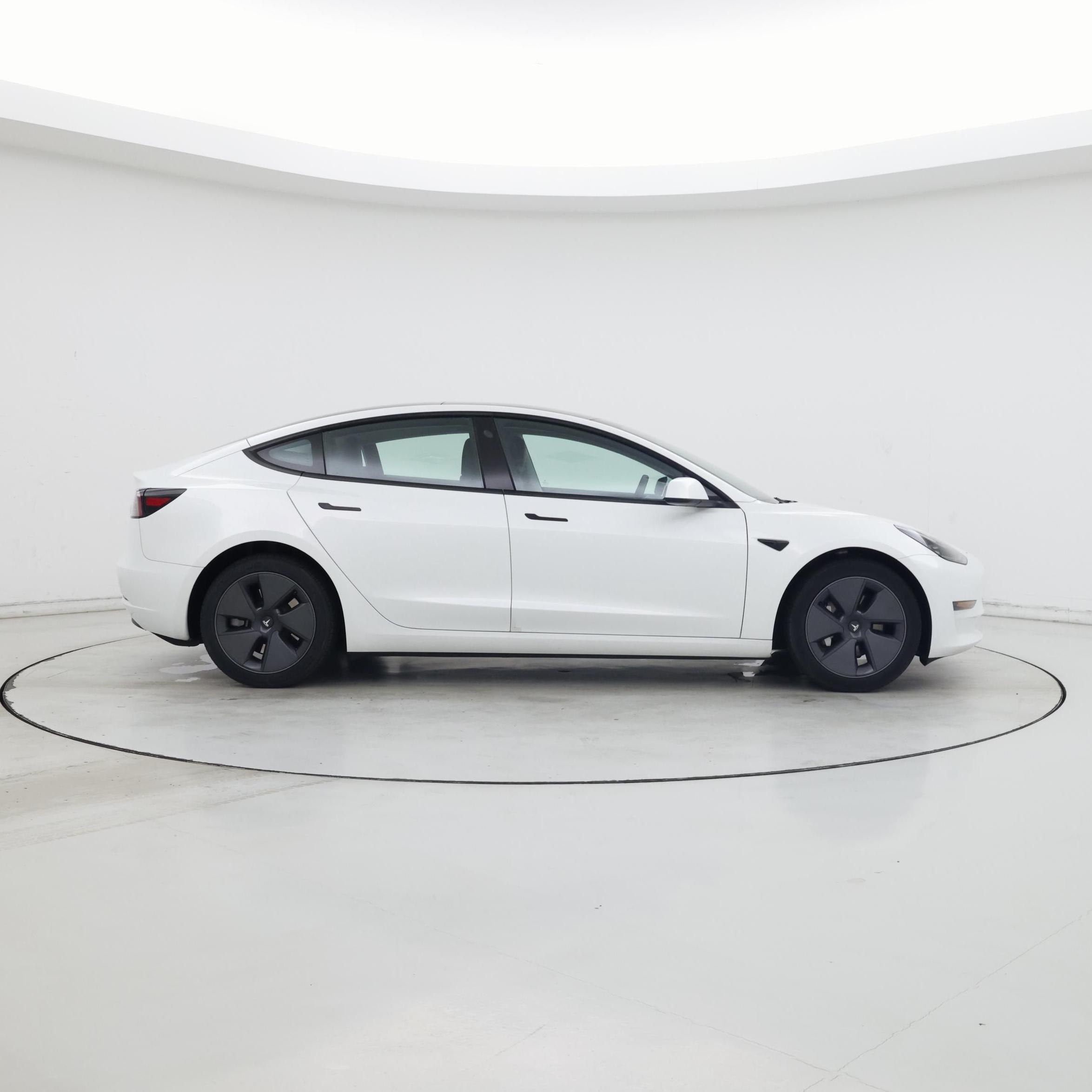 Thumbnail: 2023 Tesla Model 3 - 7