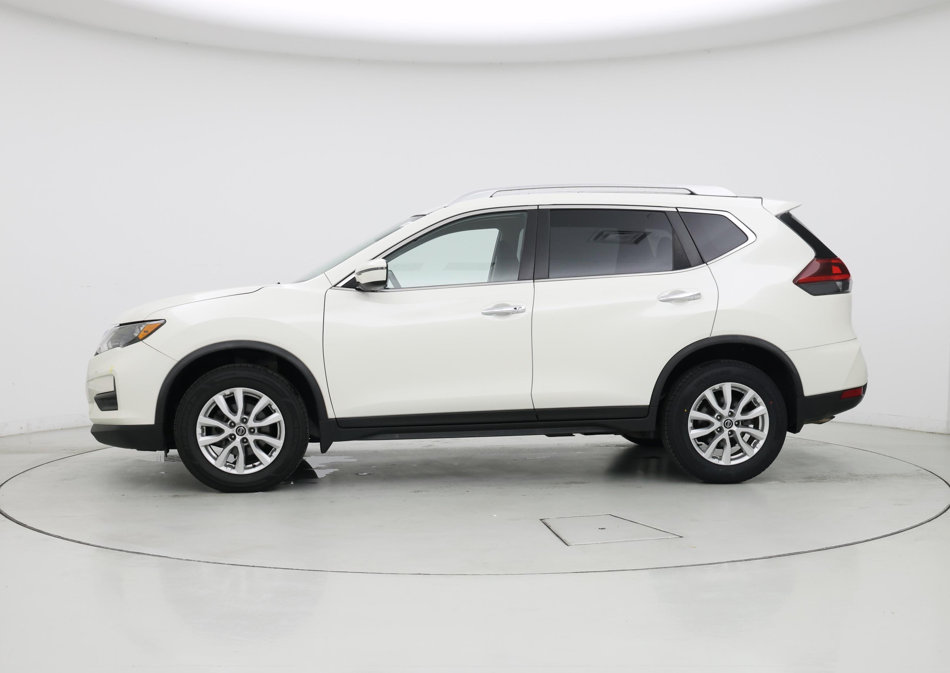 Thumbnail: 2020 Nissan Rogue - 3