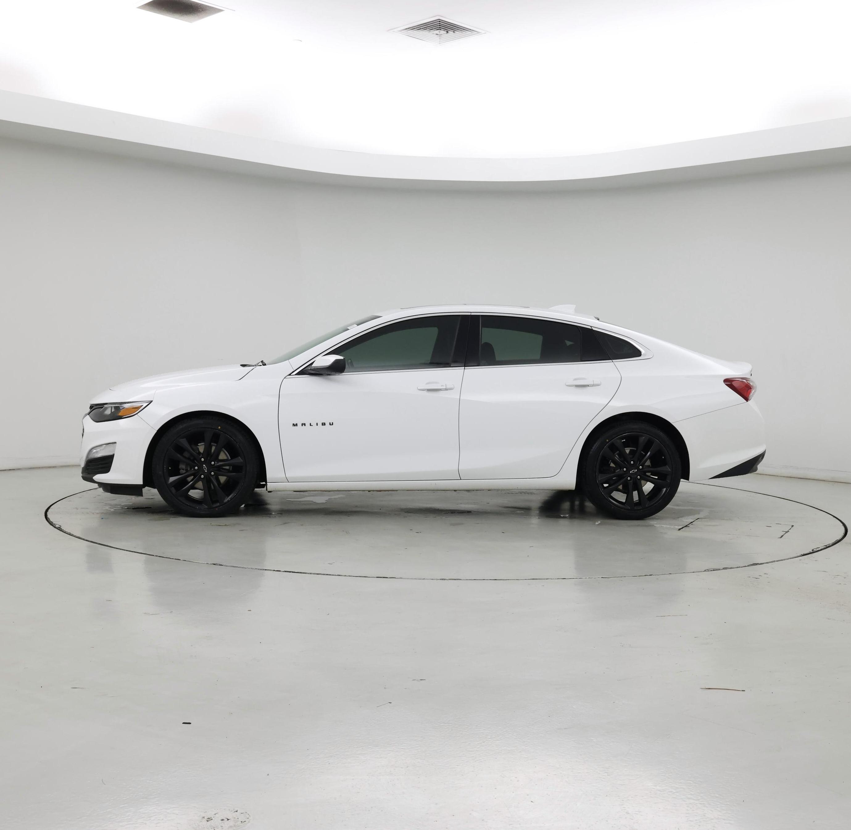 Thumbnail: 2022 Chevrolet Malibu - 3