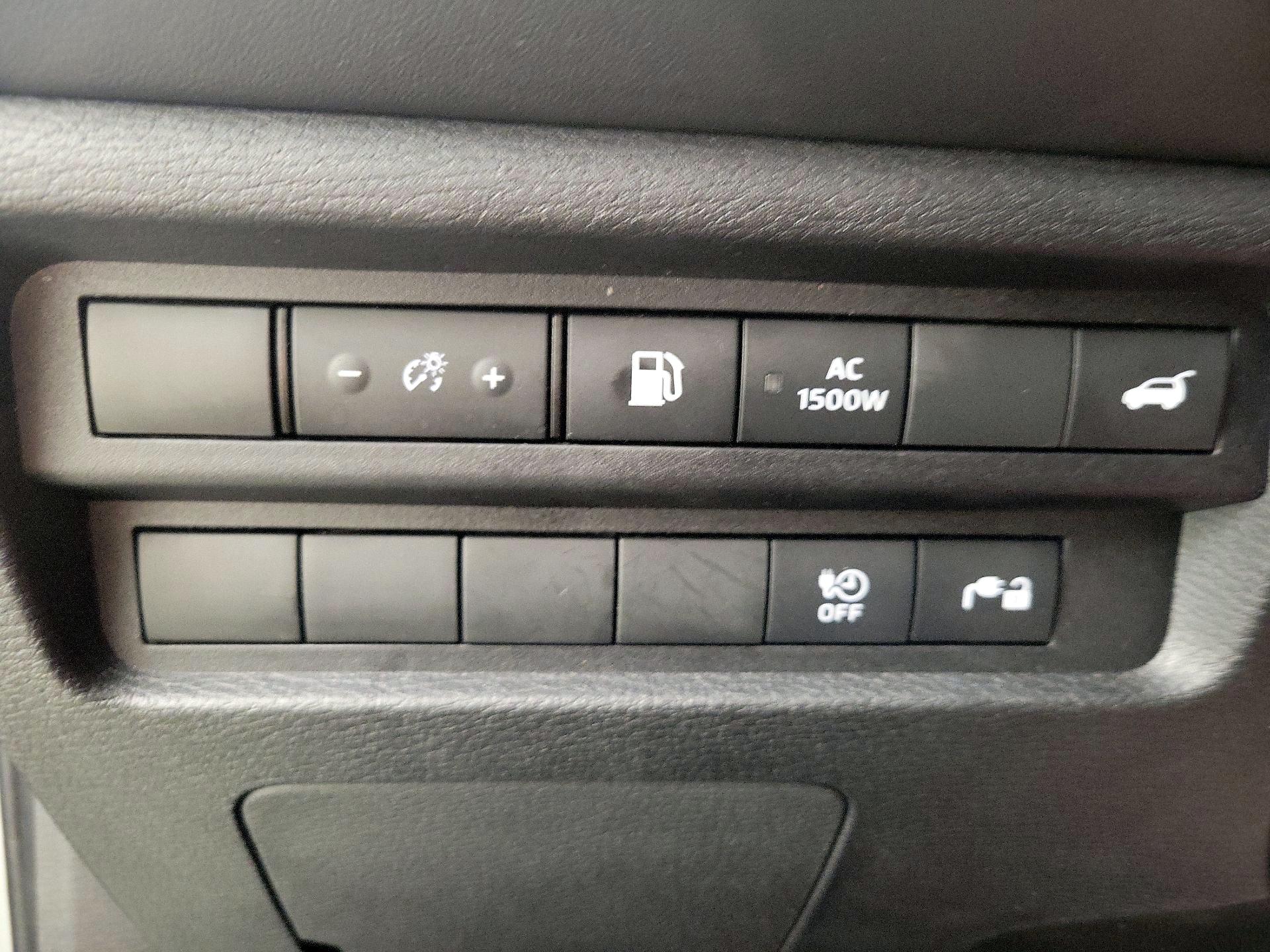 Thumbnail: 2023 Mitsubishi Outlander - 13