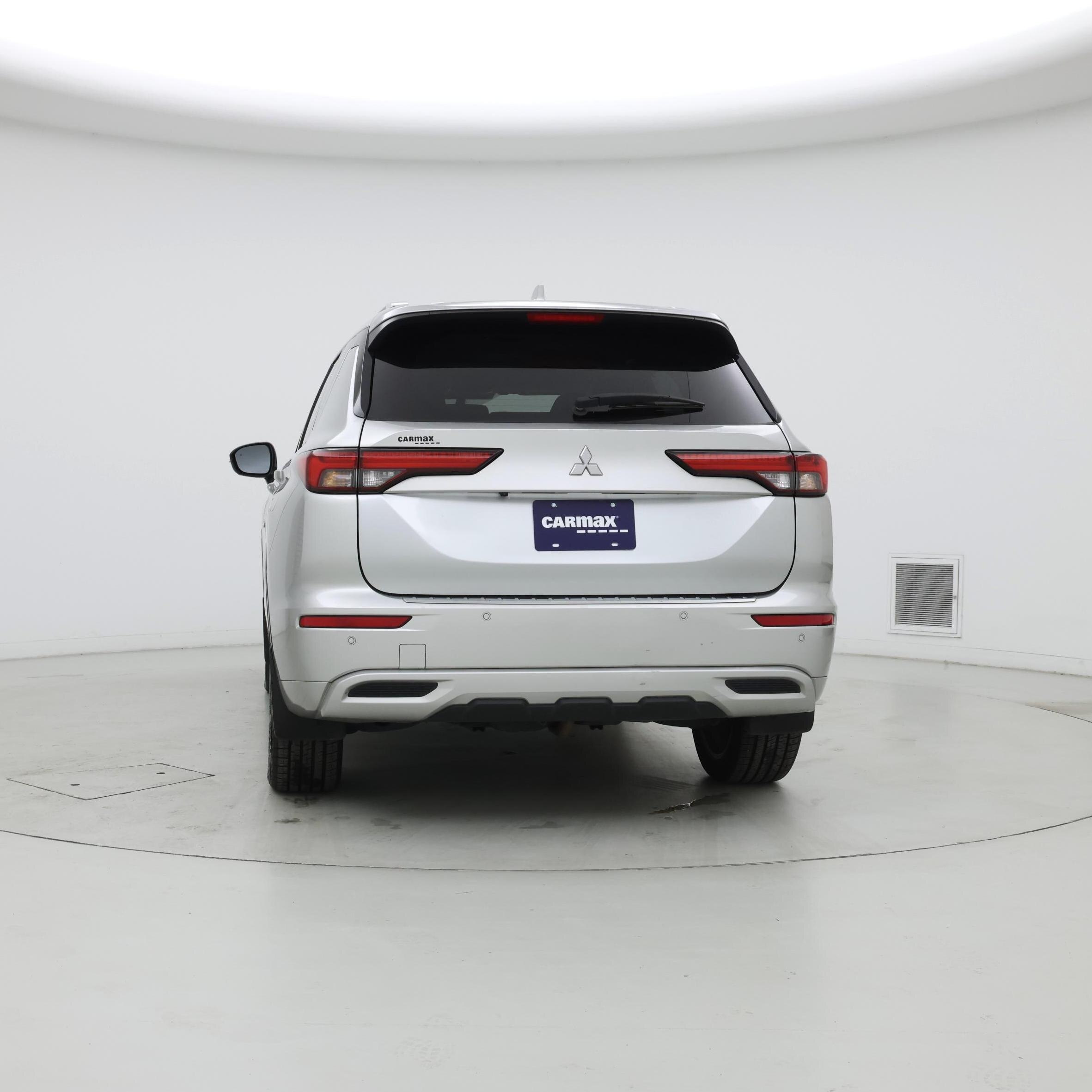 Thumbnail: 2023 Mitsubishi Outlander - 6