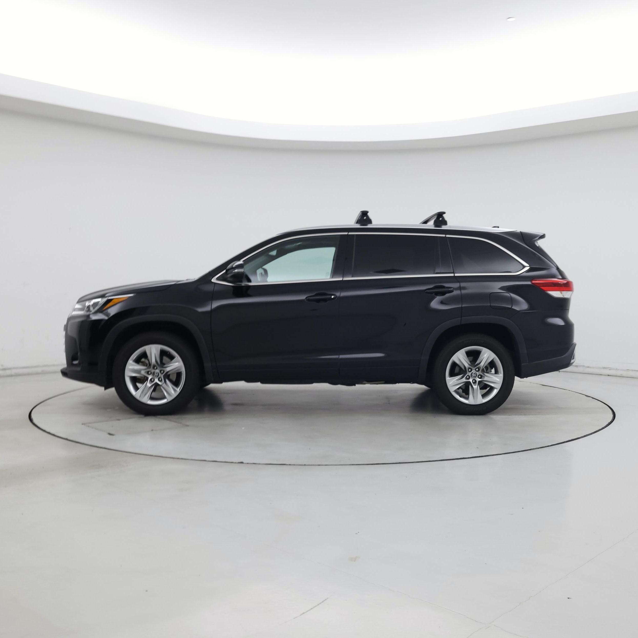 Thumbnail: 2017 Toyota Highlander - 3