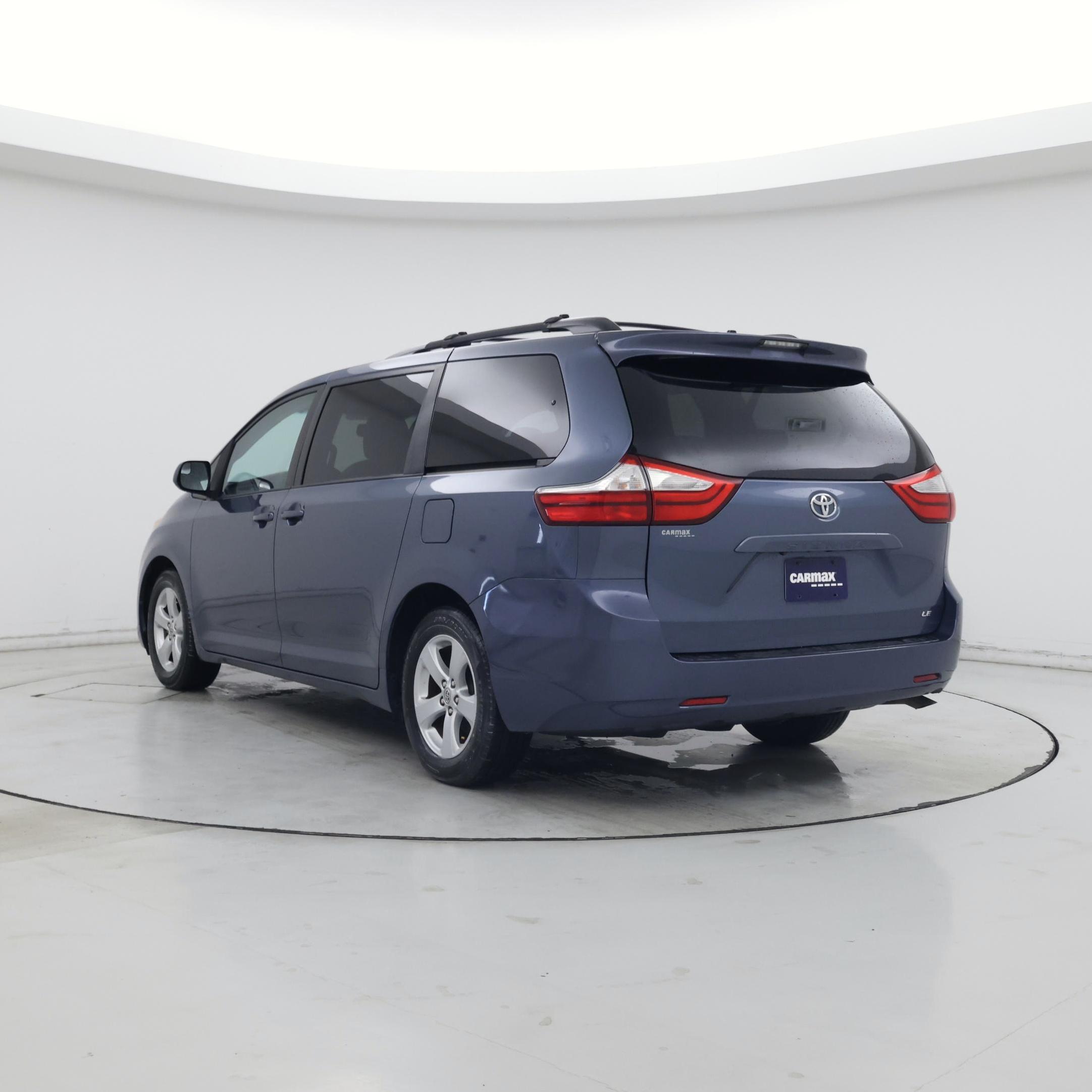 Thumbnail: 2015 Toyota Sienna - 2