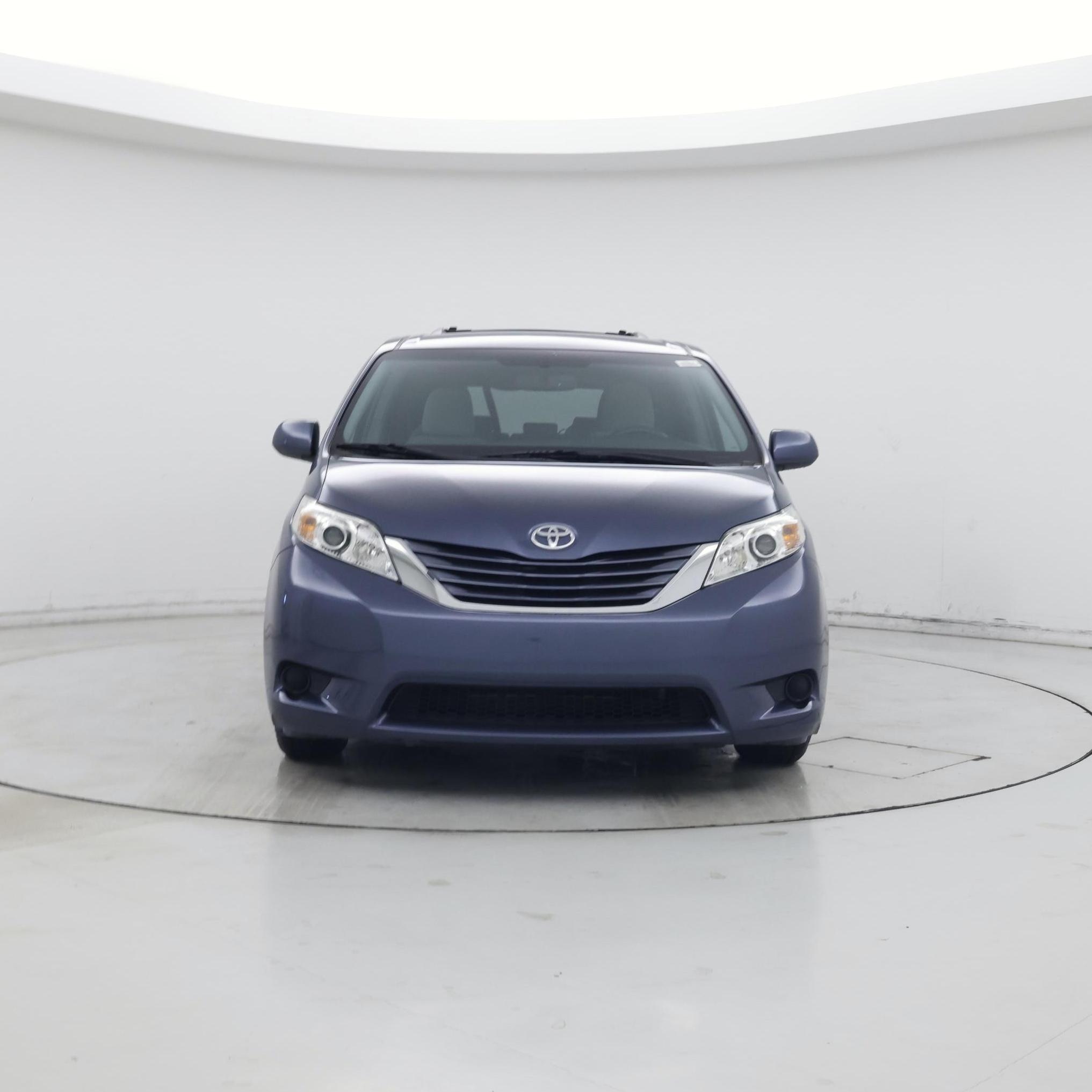 Thumbnail: 2015 Toyota Sienna - 5