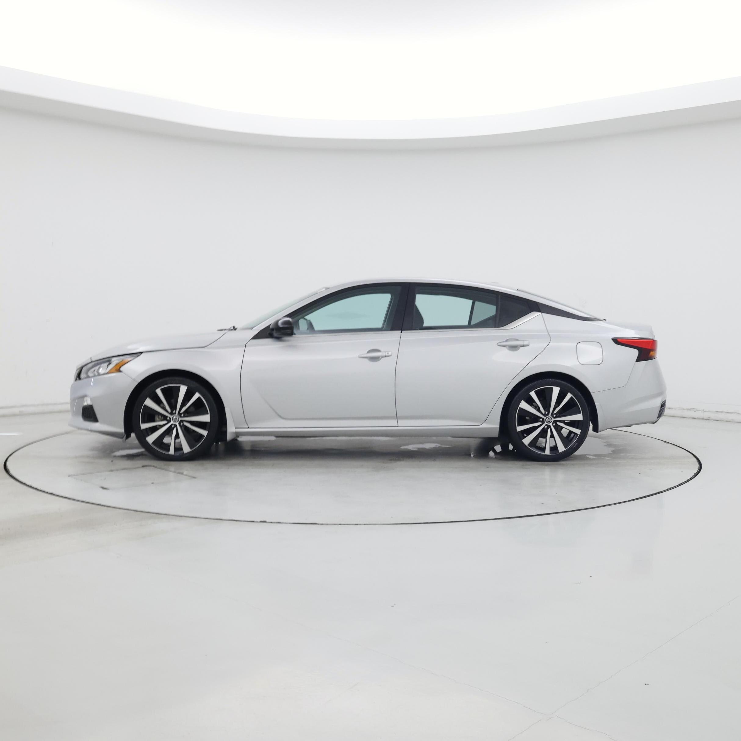 Thumbnail: 2021 Nissan Altima - 3