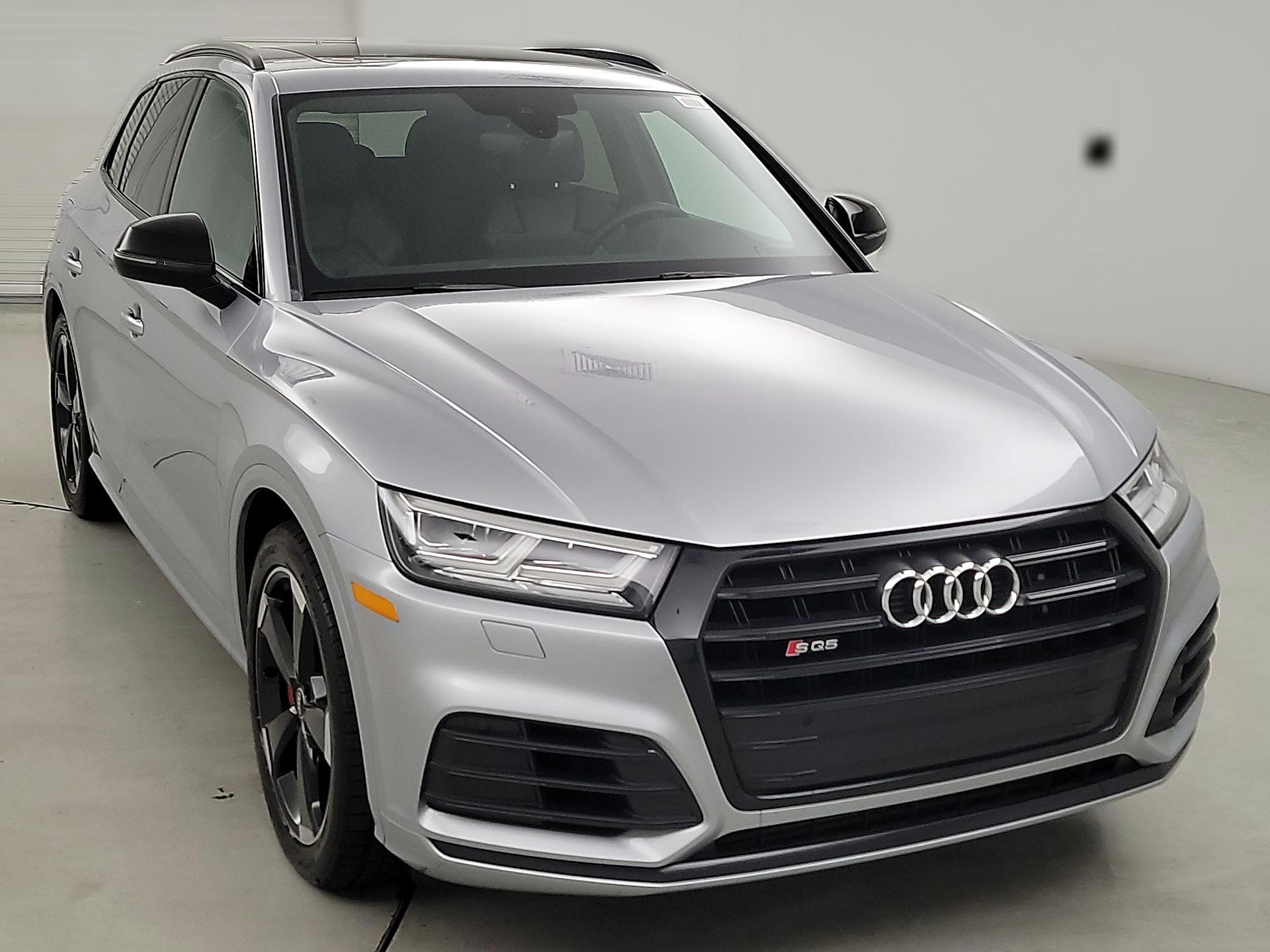 Thumbnail: 2020 Audi SQ5 - 1