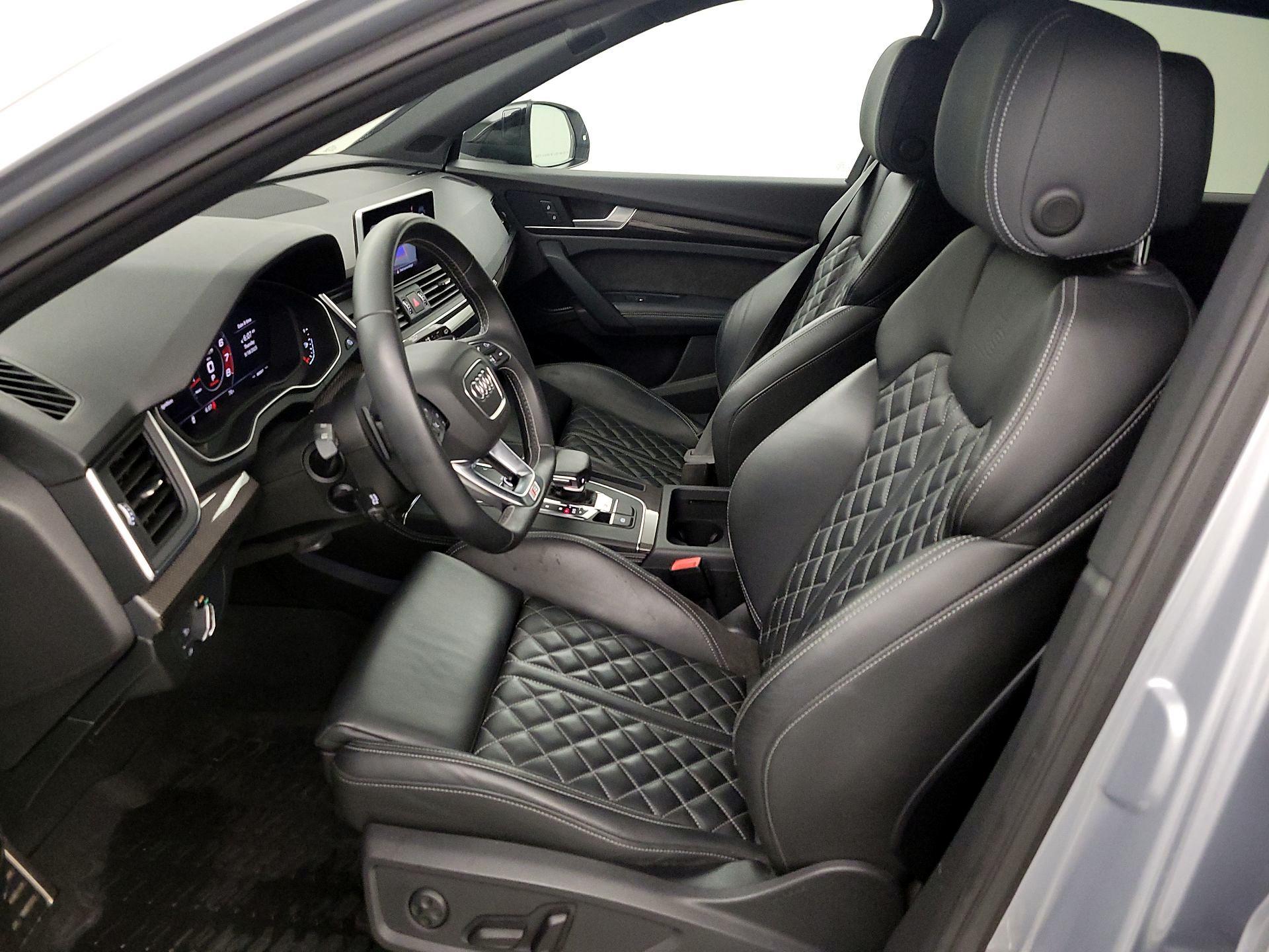 Thumbnail: 2020 Audi SQ5 - 9