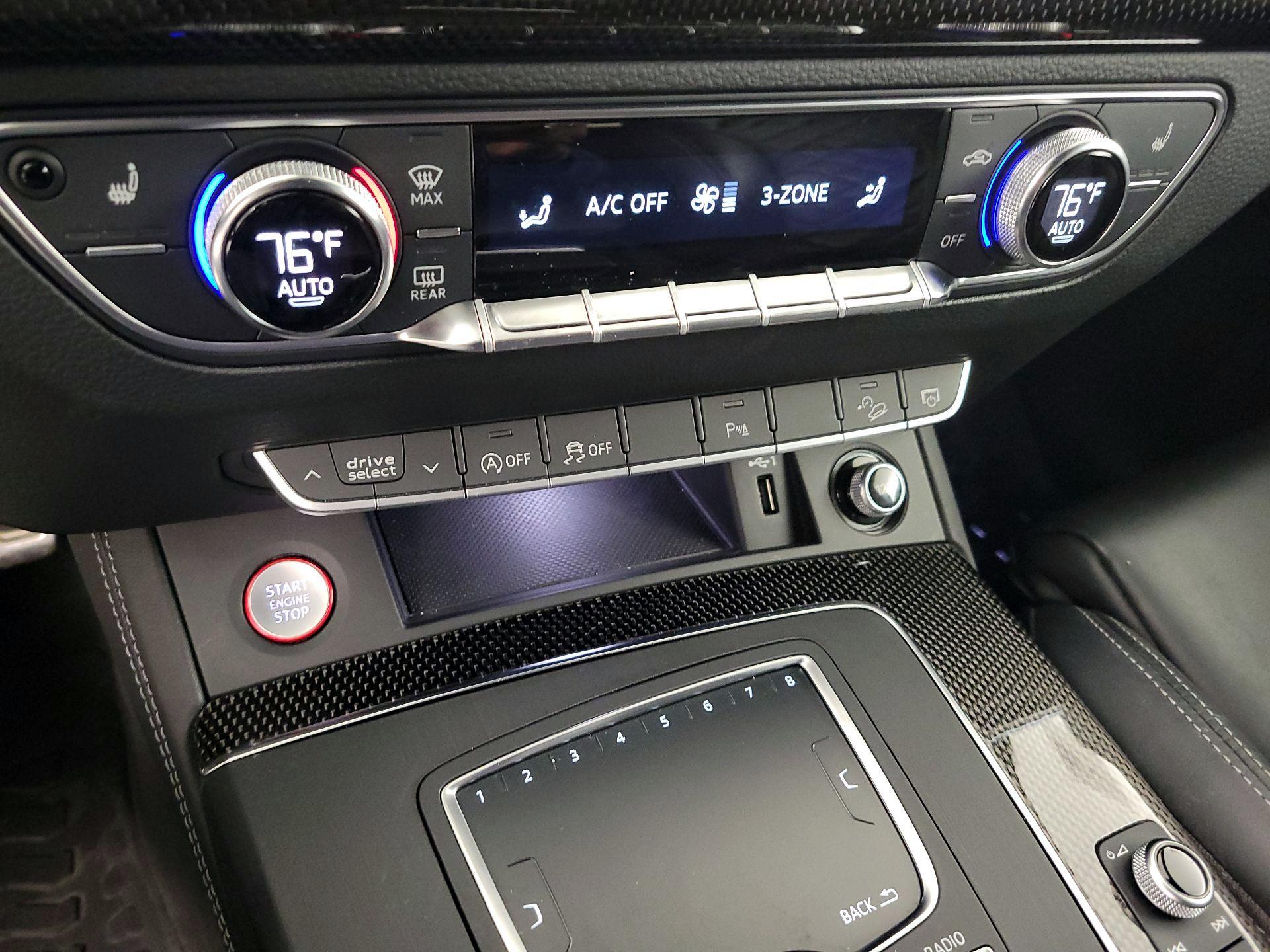 Thumbnail: 2020 Audi SQ5 - 15
