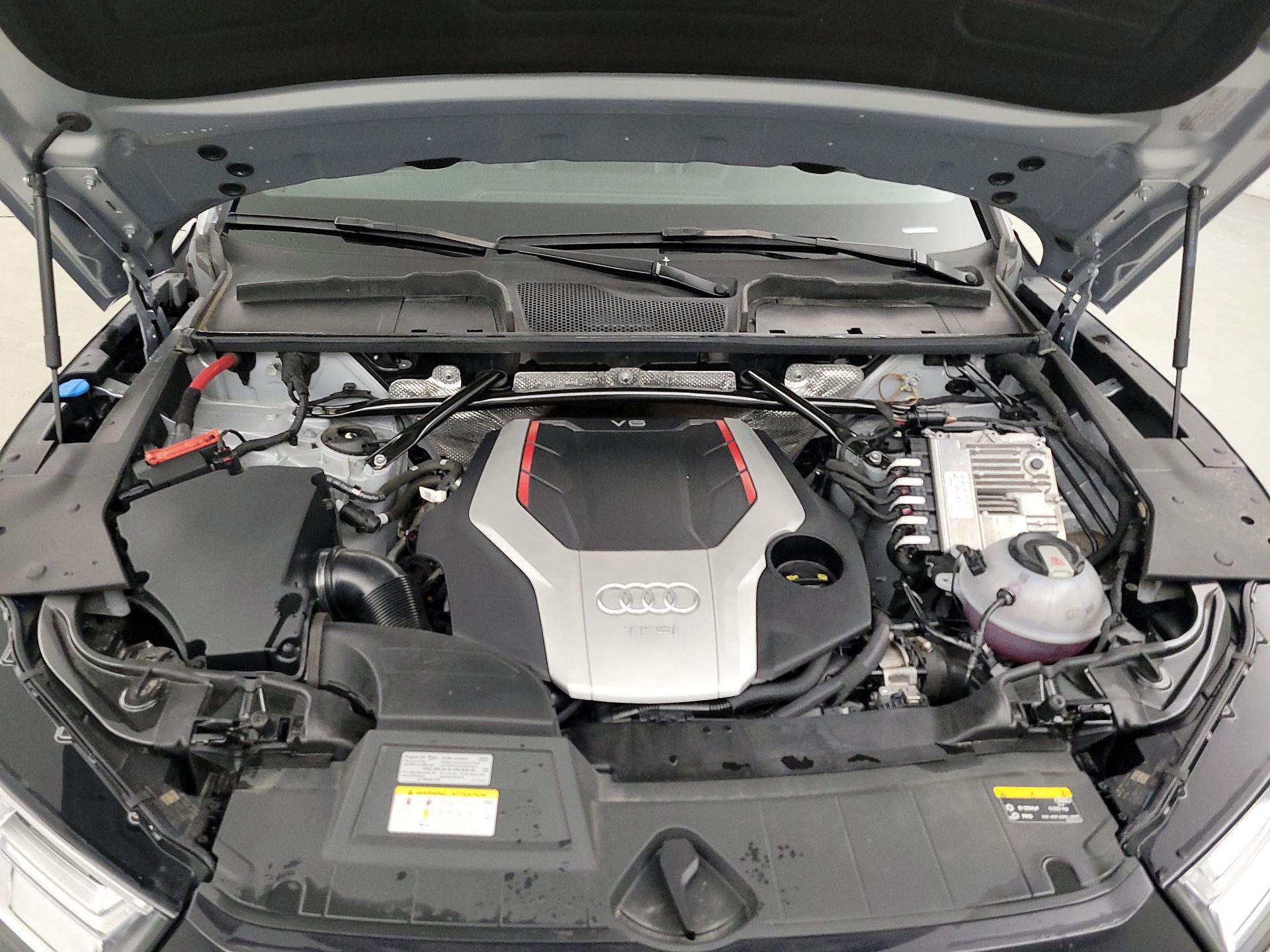Thumbnail: 2020 Audi SQ5 - 20