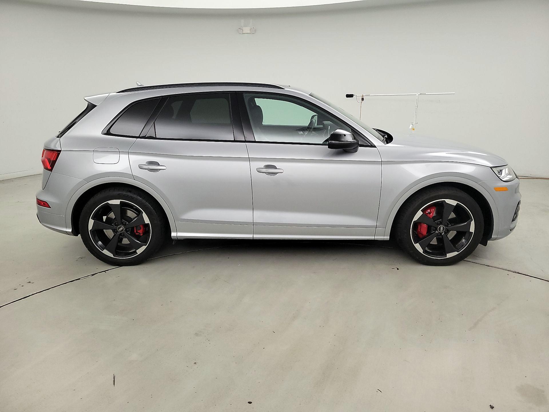 Thumbnail: 2020 Audi SQ5 - 4