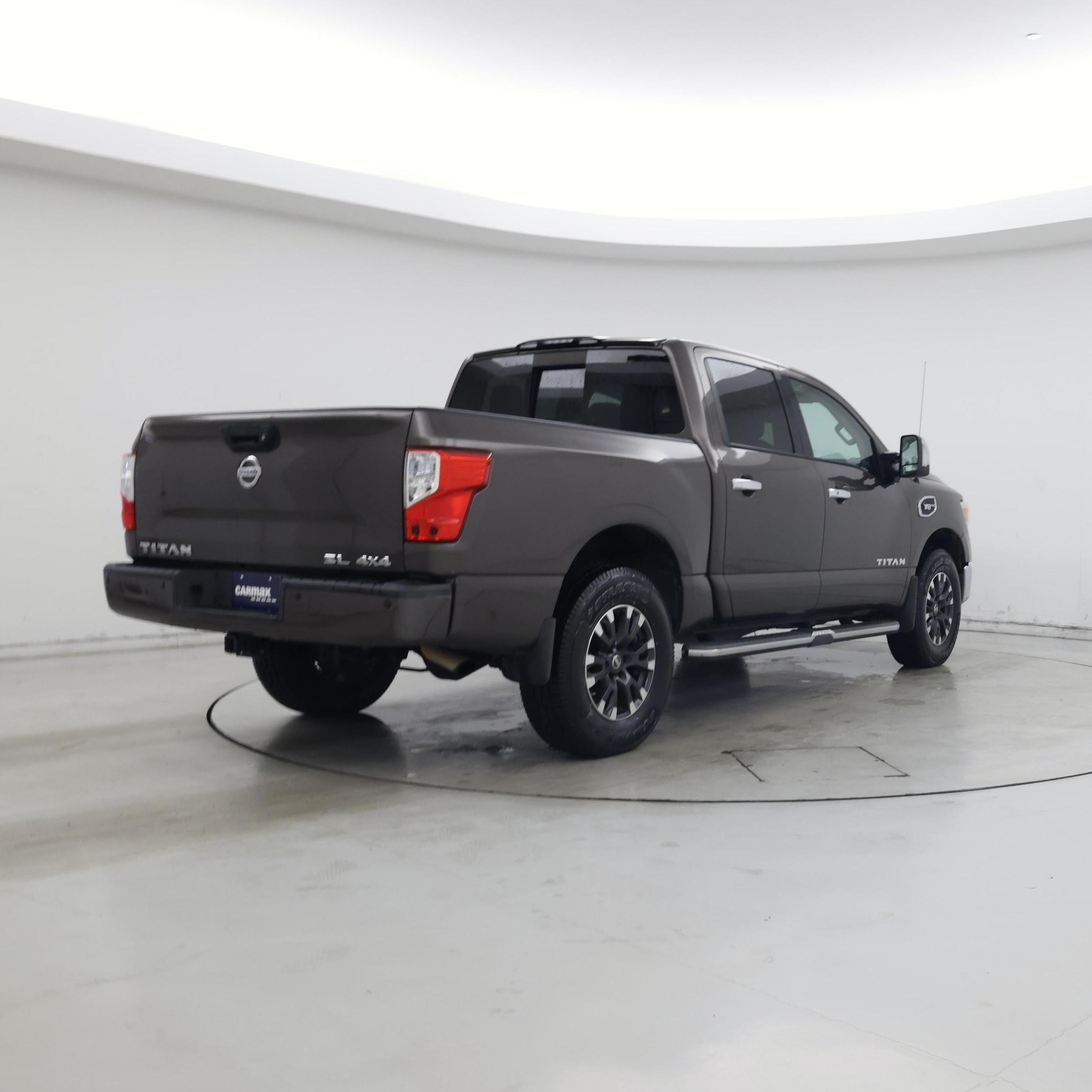 Thumbnail: 2017 Nissan Titan - 8