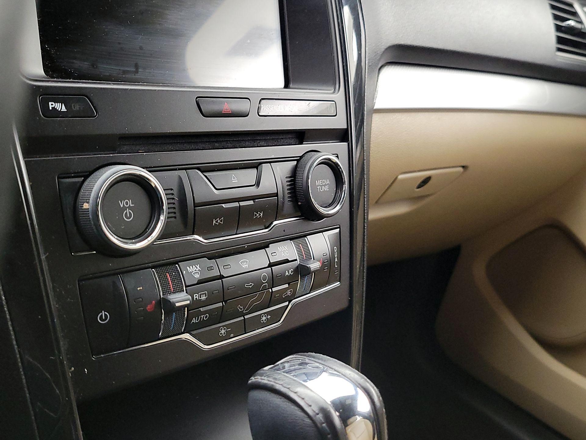 Thumbnail: 2017 Ford Explorer - 17