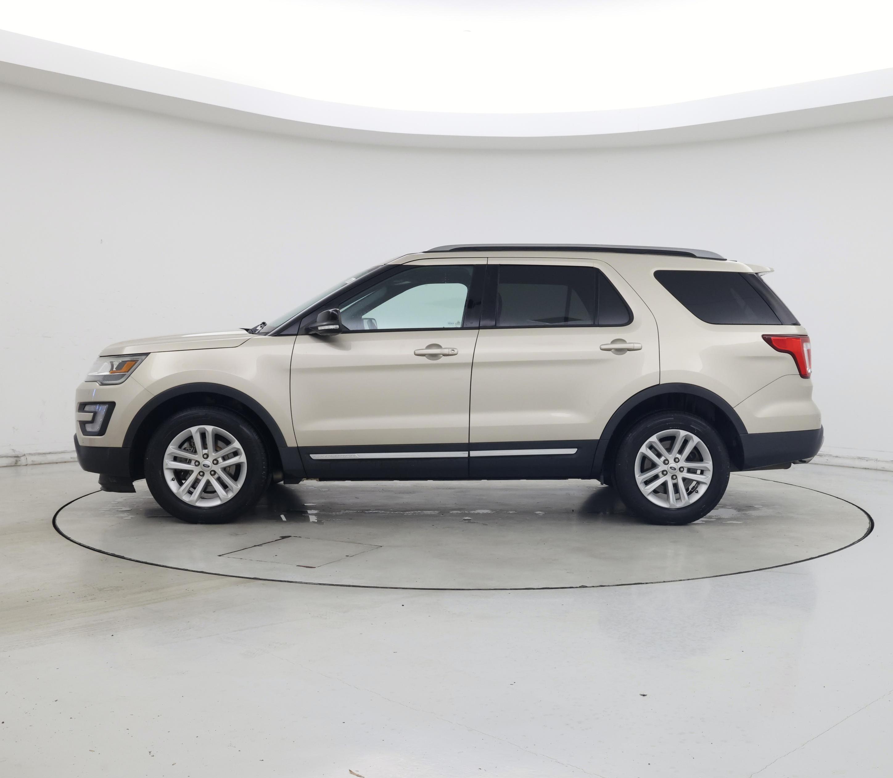 Thumbnail: 2017 Ford Explorer - 3