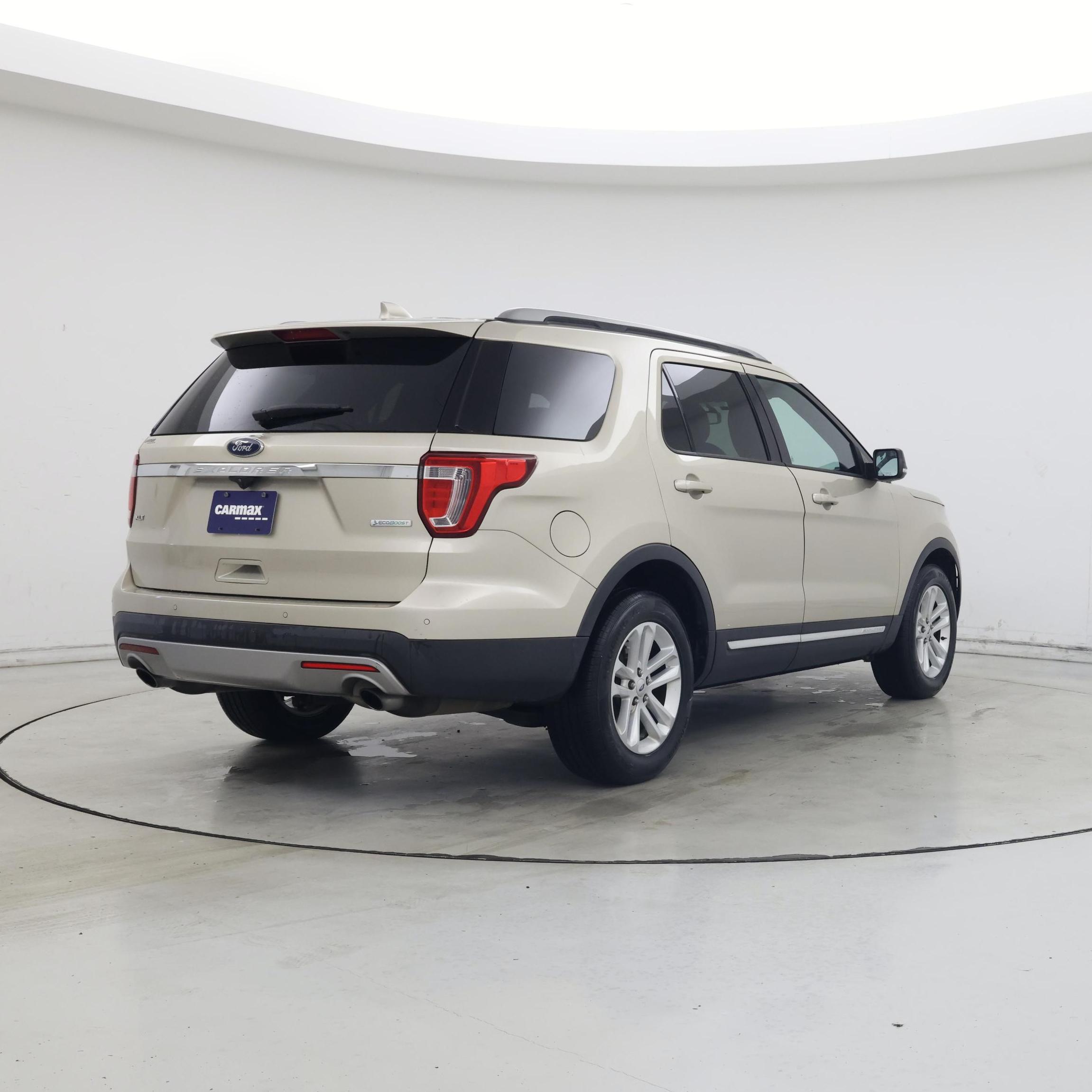 Thumbnail: 2017 Ford Explorer - 8