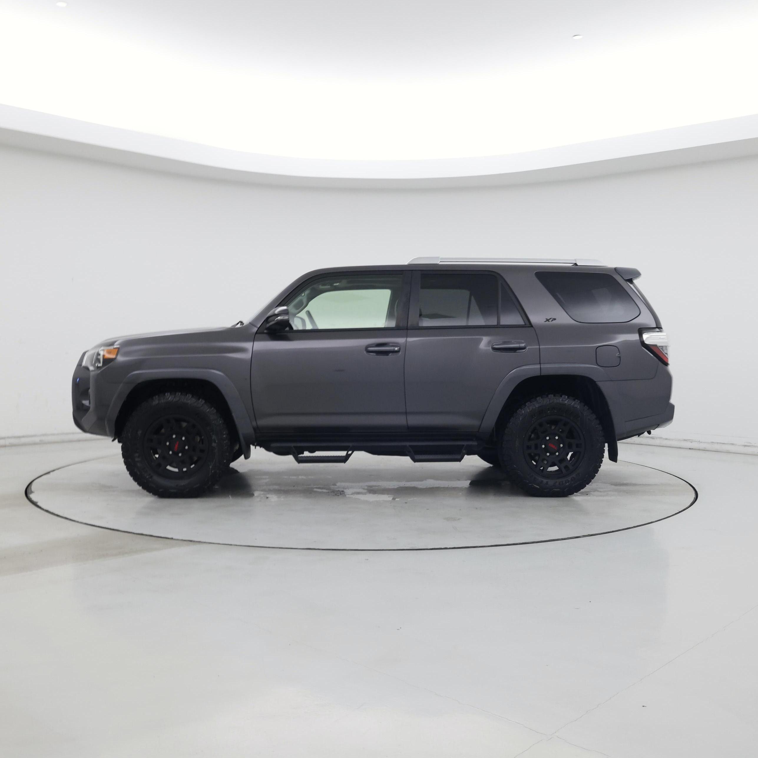 Thumbnail: 2018 Toyota 4Runner - 3
