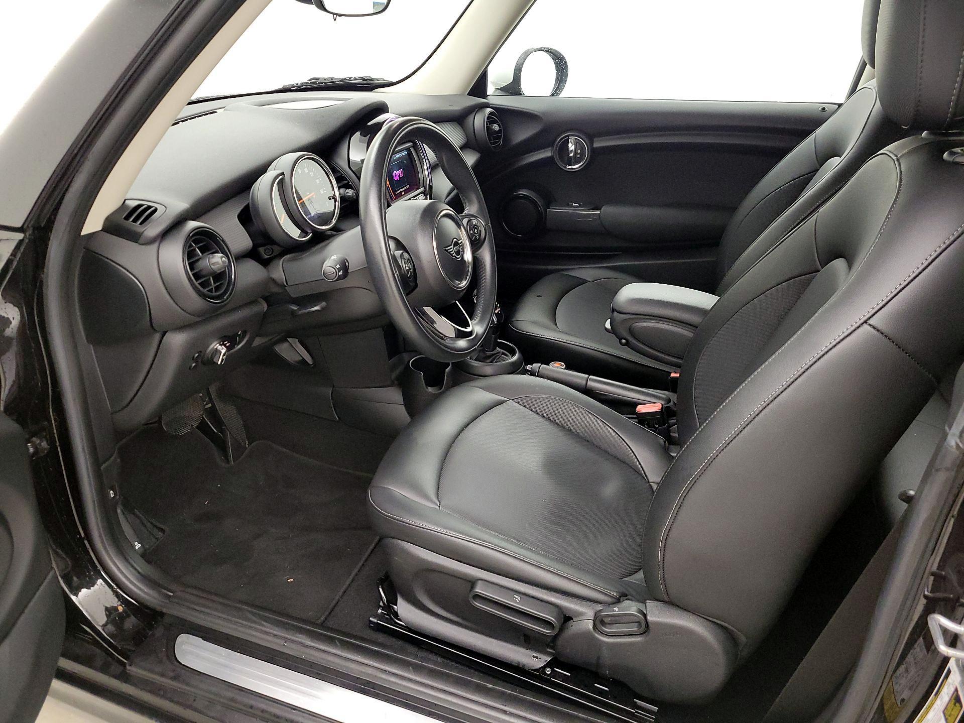 Thumbnail: 2021 MINI Cooper Hardtop - 11