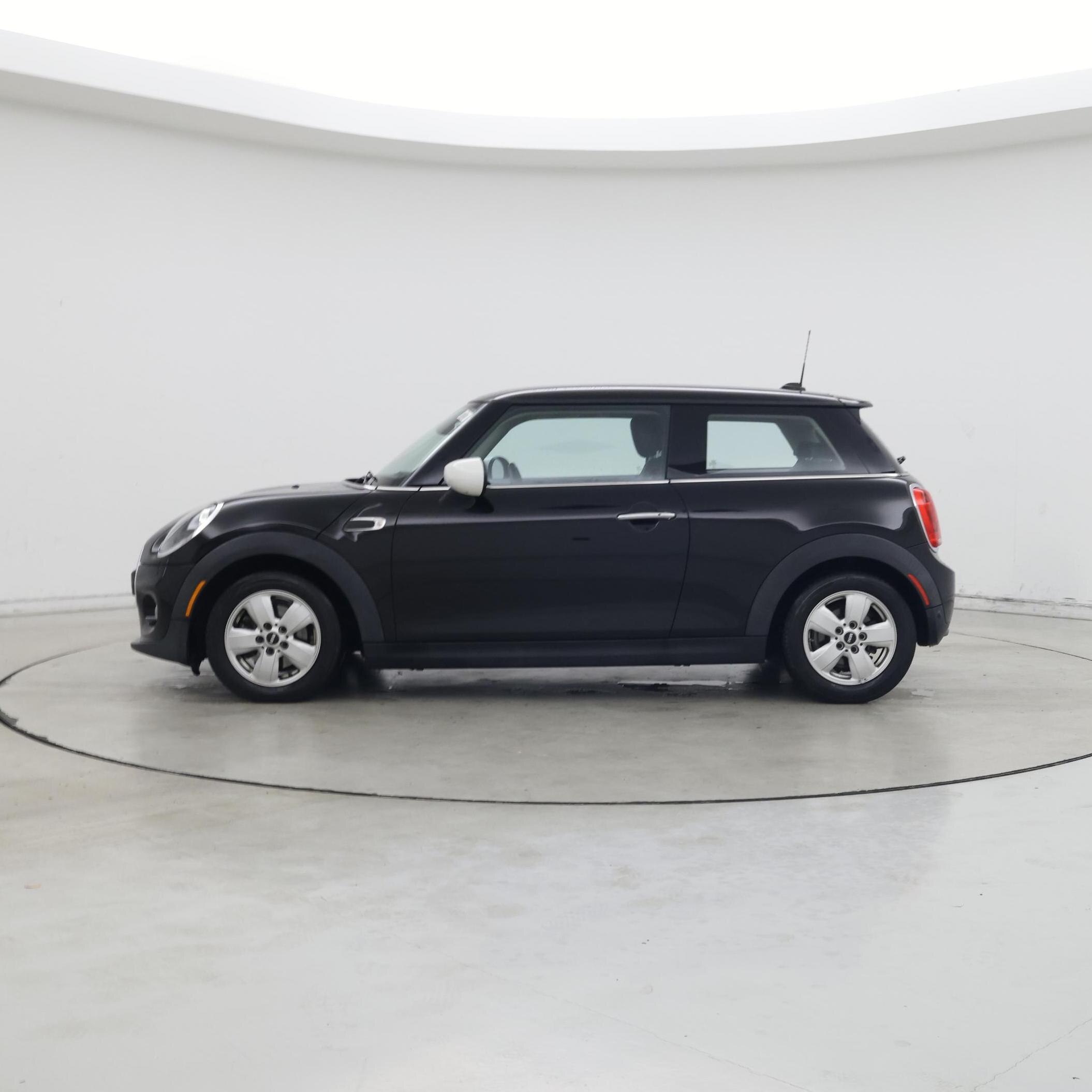Thumbnail: 2021 MINI Cooper Hardtop - 3