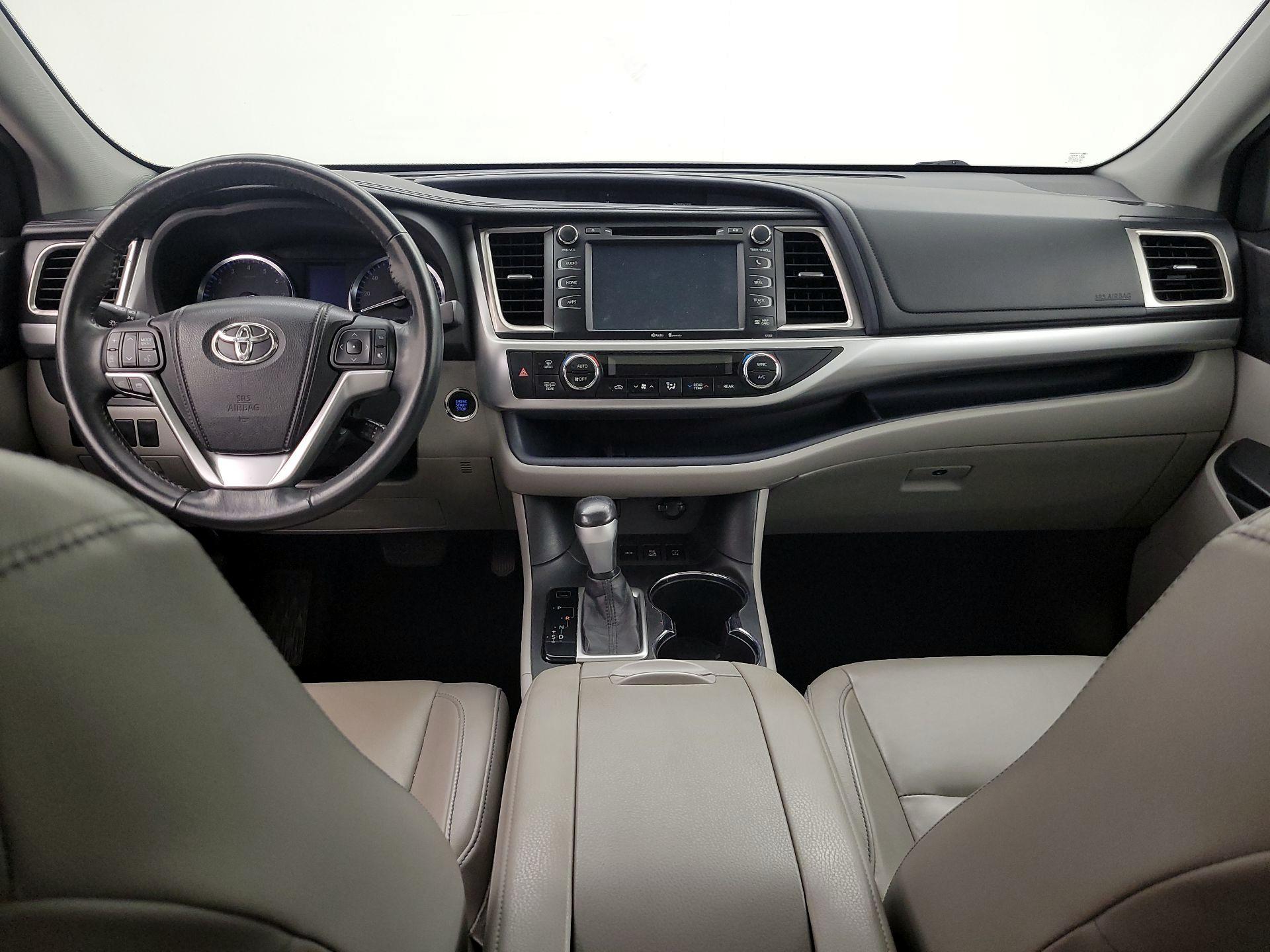 Thumbnail: 2015 Toyota Highlander - 9