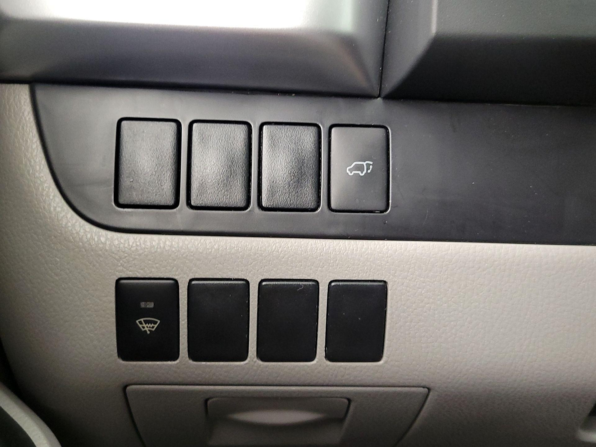 Thumbnail: 2015 Toyota Highlander - 13