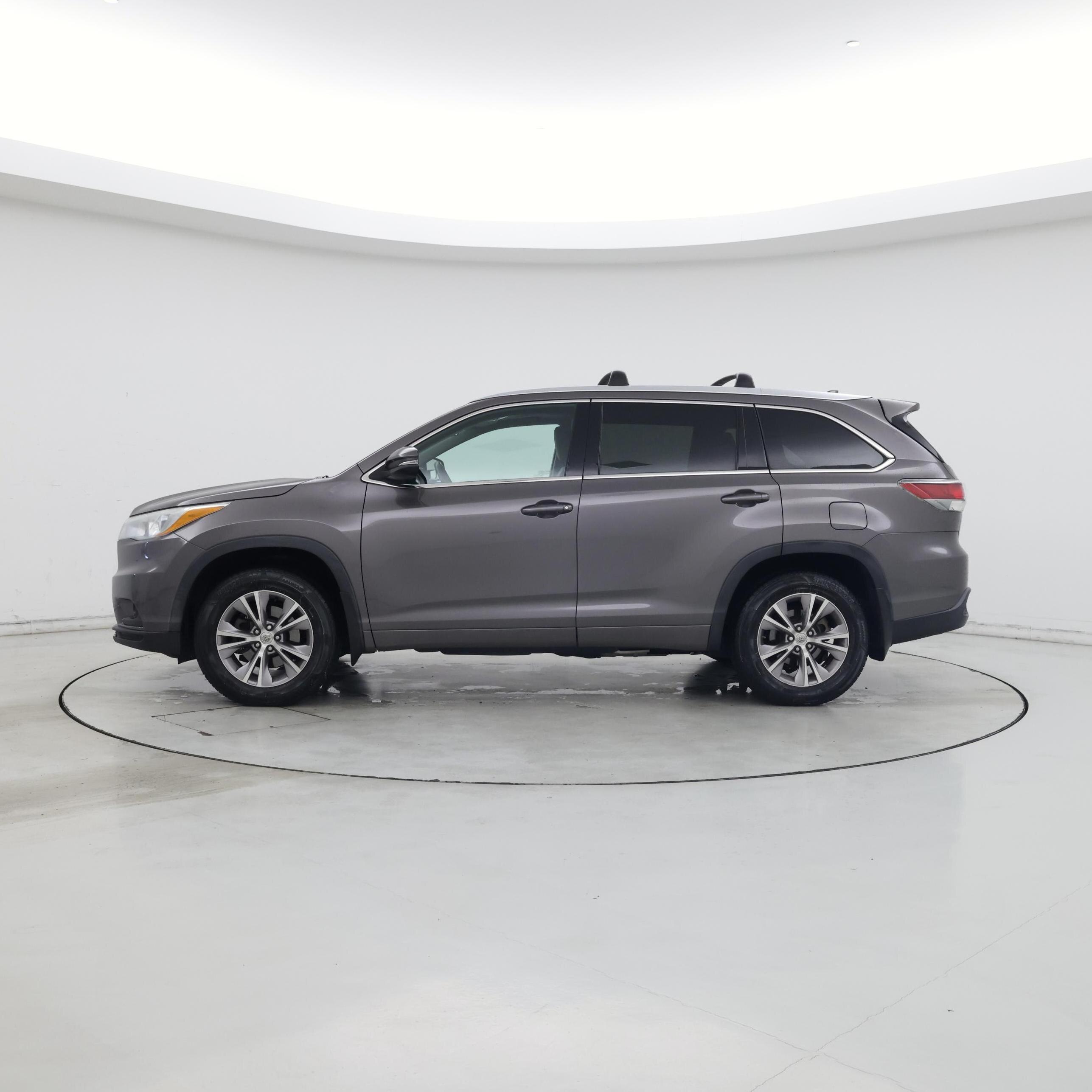 Thumbnail: 2015 Toyota Highlander - 3