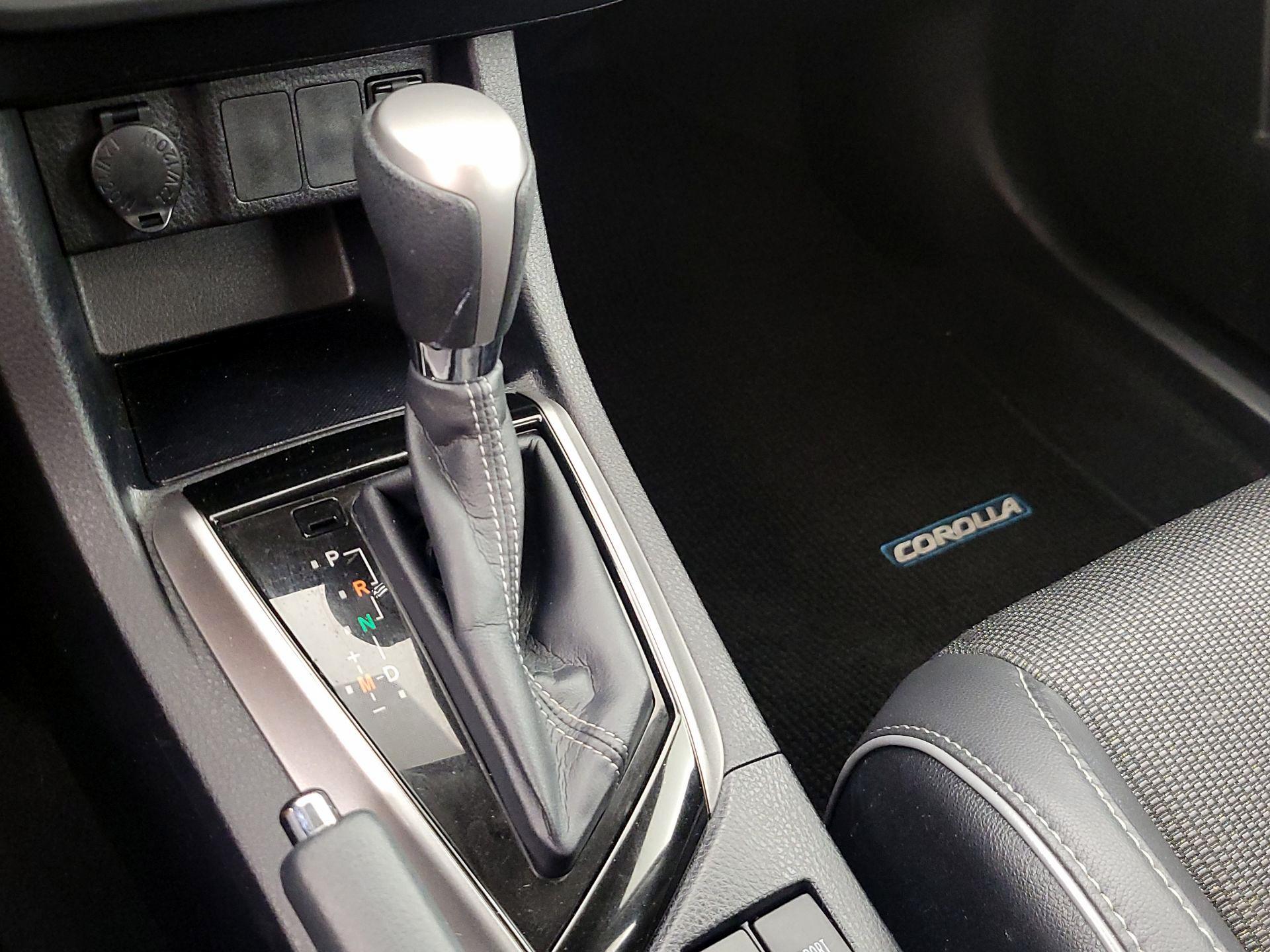 Thumbnail: 2015 Toyota Corolla - 17