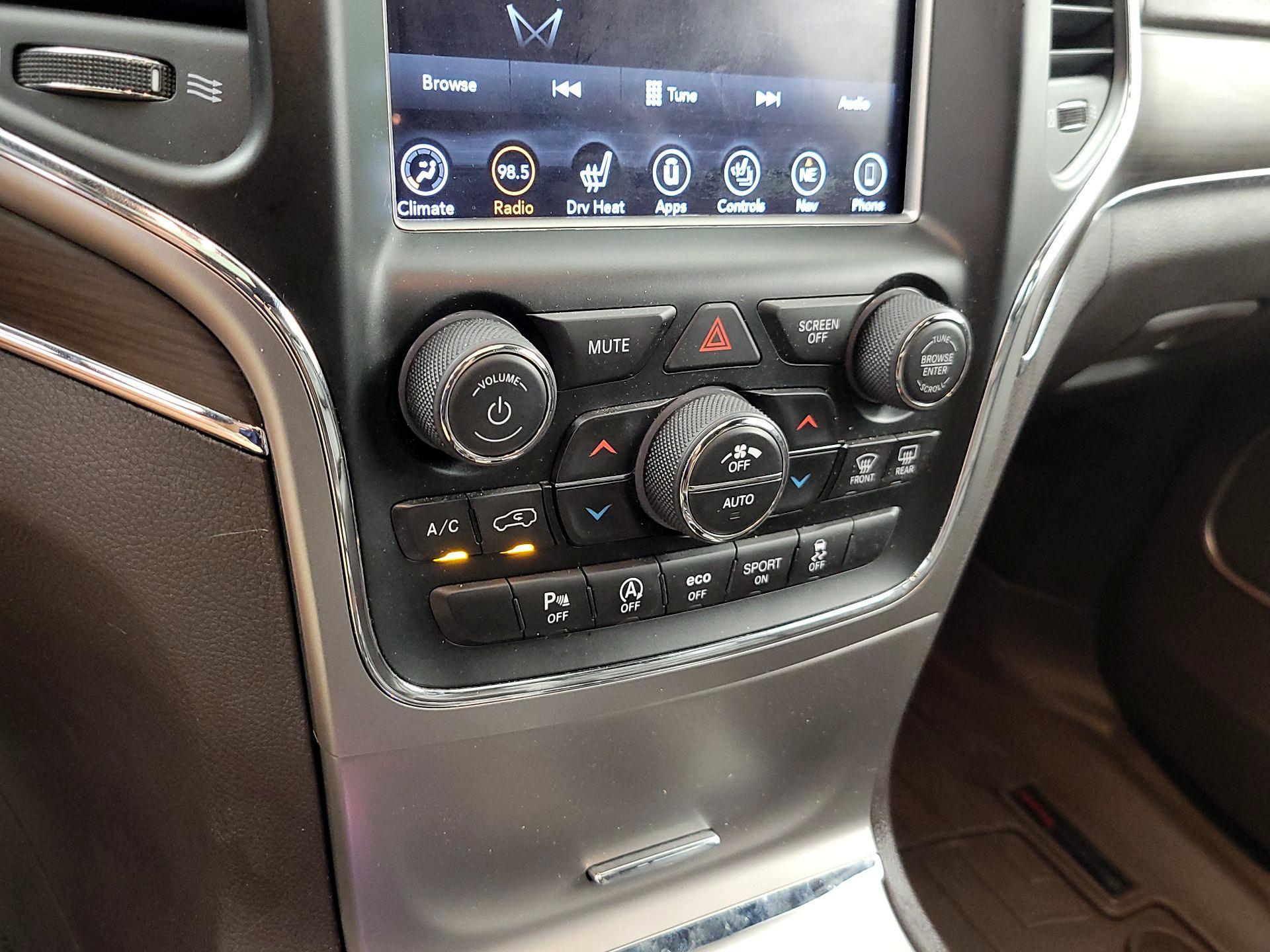 Thumbnail: 2018 Jeep Grand Cherokee - 17