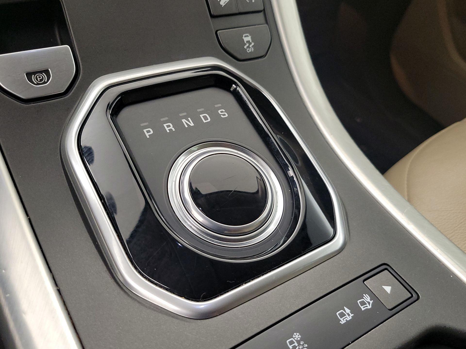 Thumbnail: 2017 Land Rover Range Rover Evoque - 18