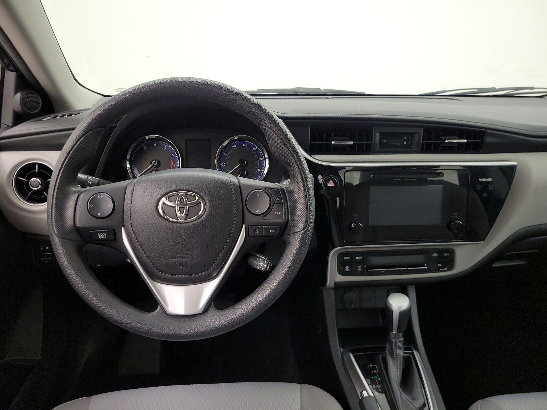 Thumbnail: 2017 Toyota Corolla - 10