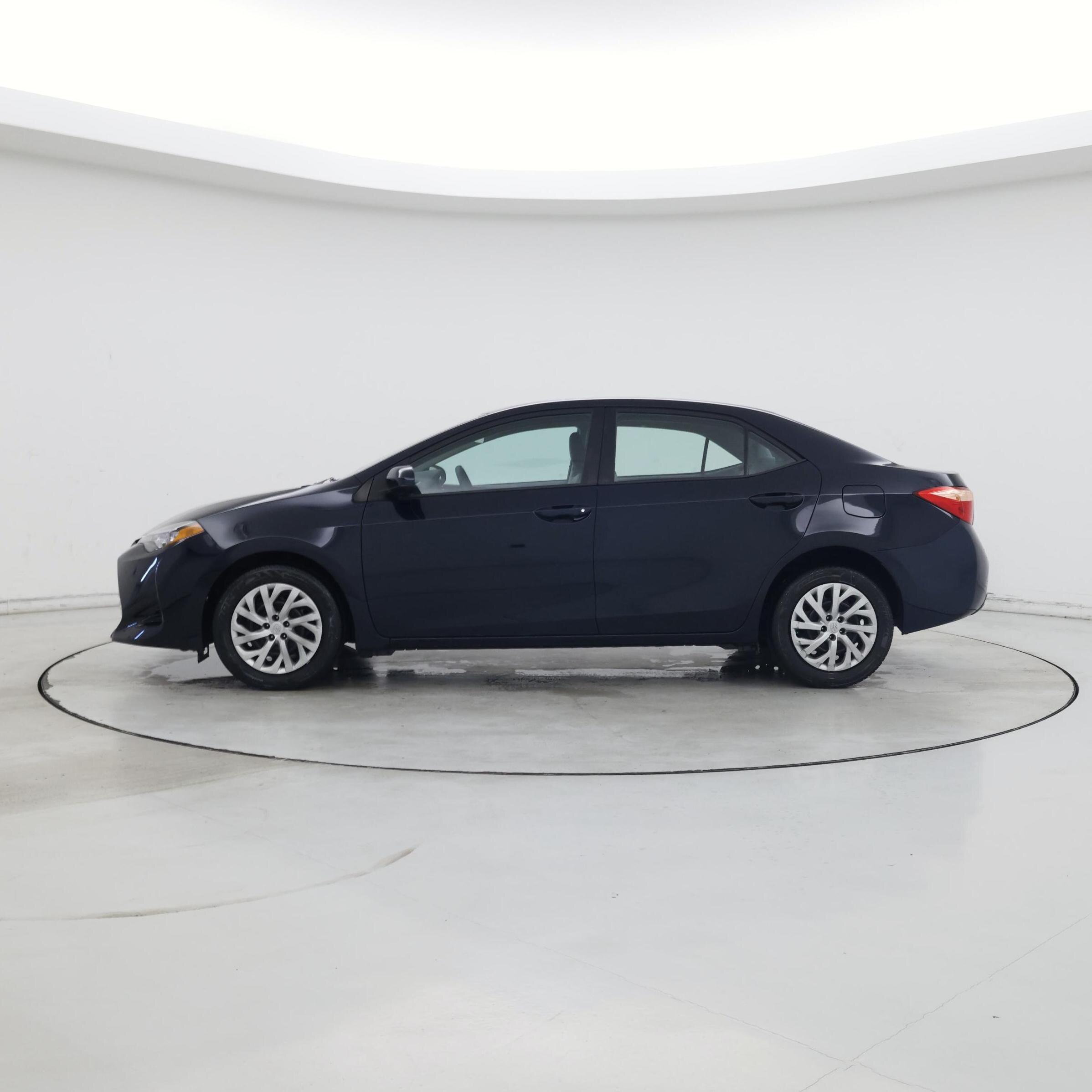 Thumbnail: 2017 Toyota Corolla - 3