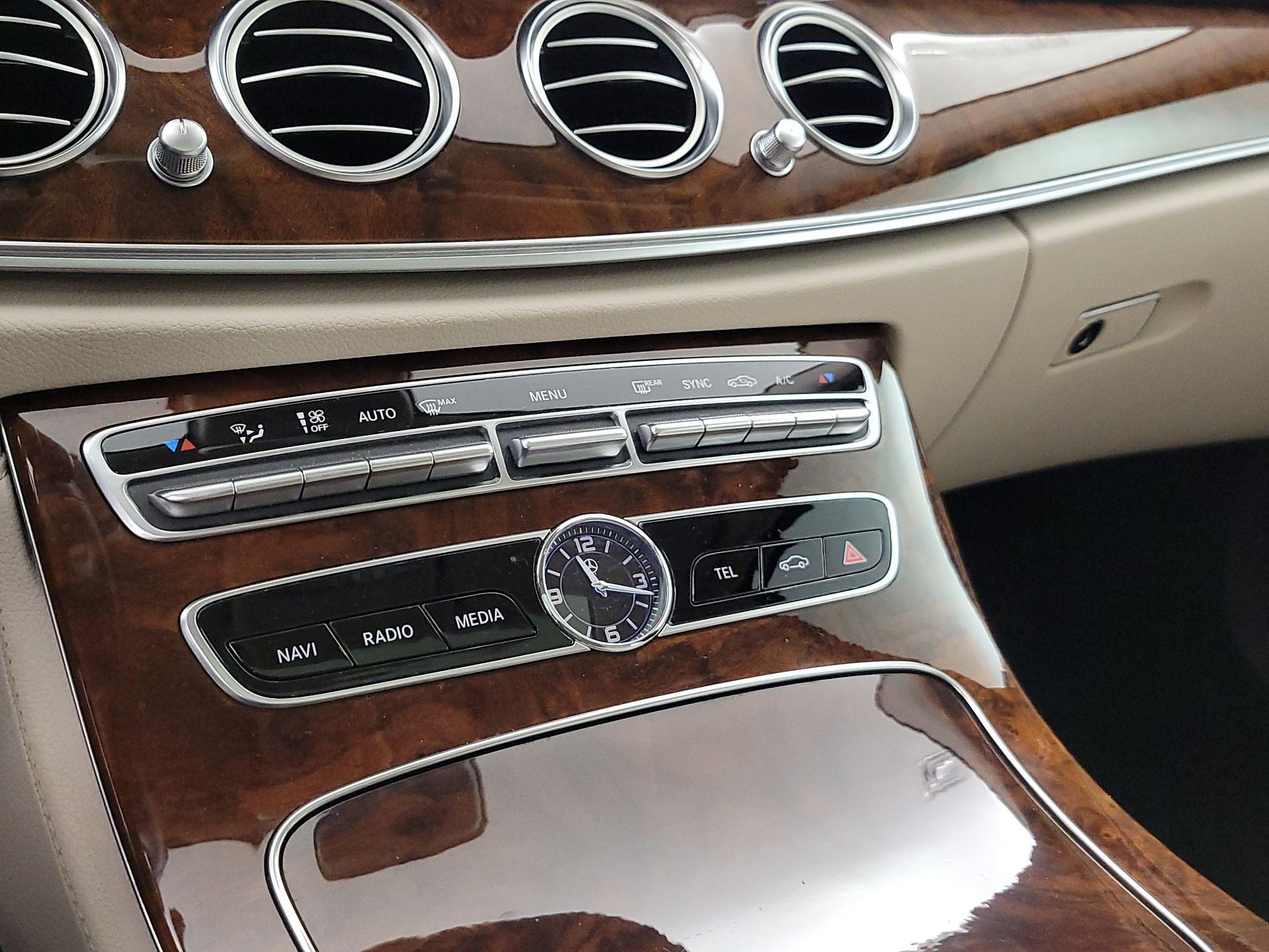Thumbnail: 2019 Mercedes-Benz E-Class - 17