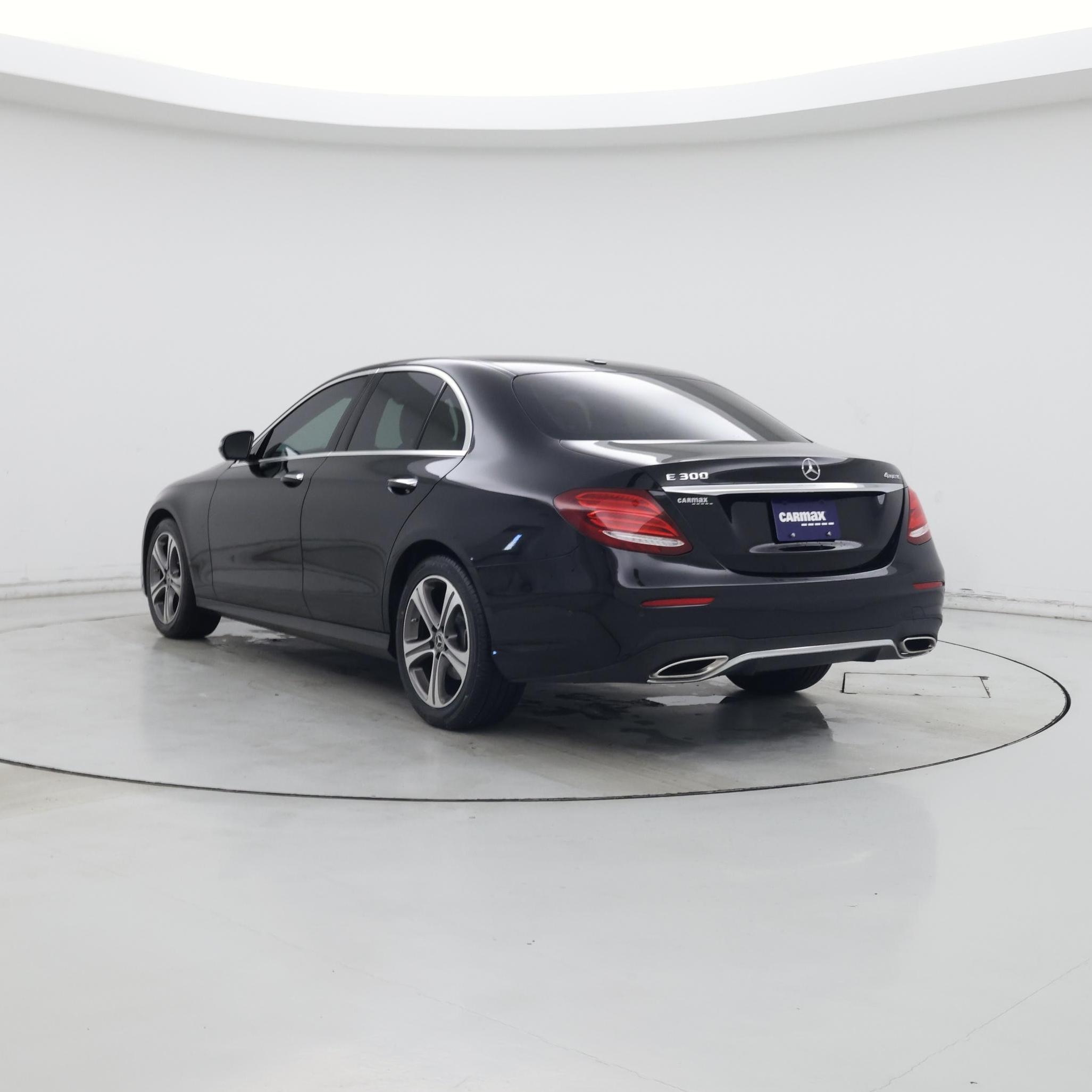 Thumbnail: 2019 Mercedes-Benz E-Class - 2