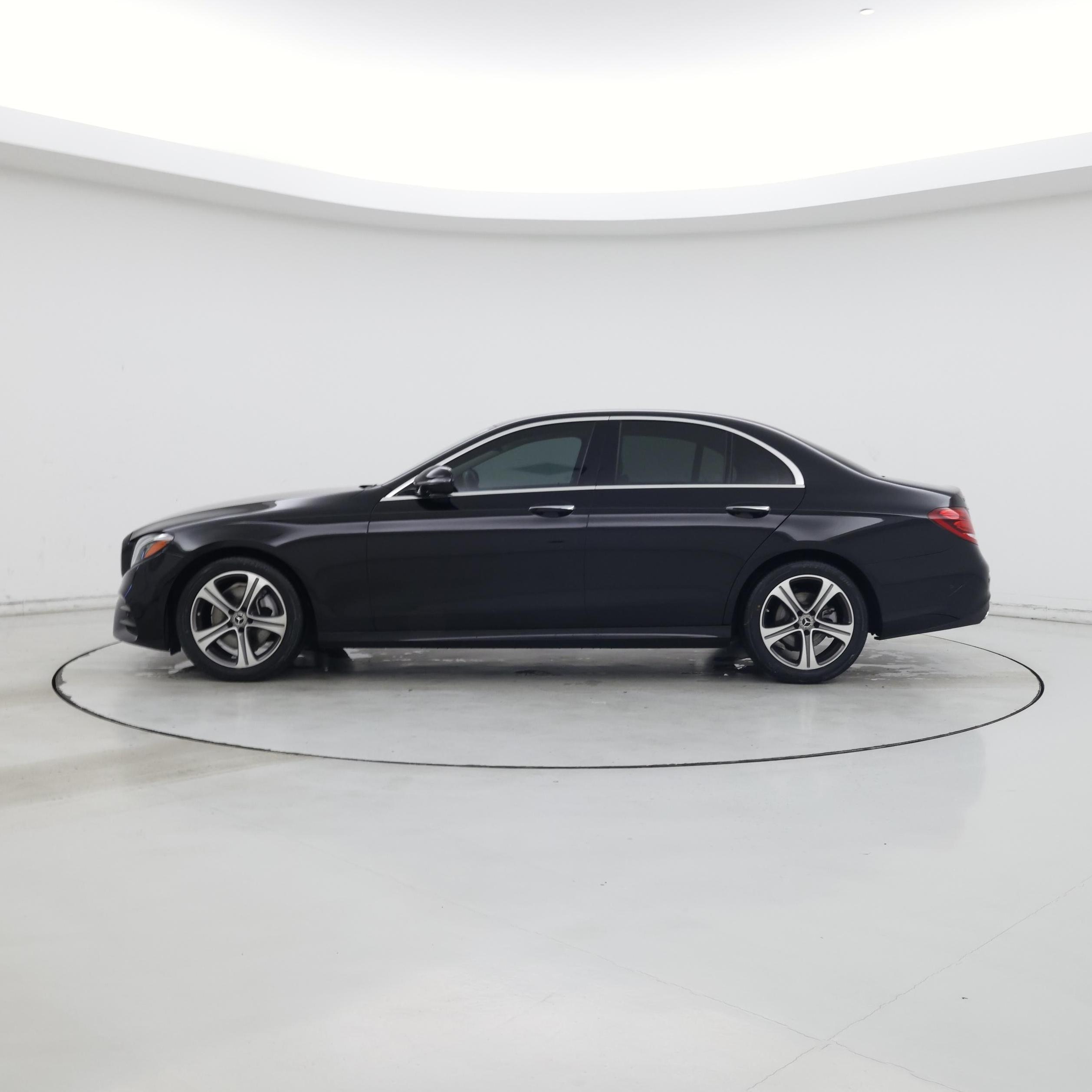 Thumbnail: 2019 Mercedes-Benz E-Class - 3