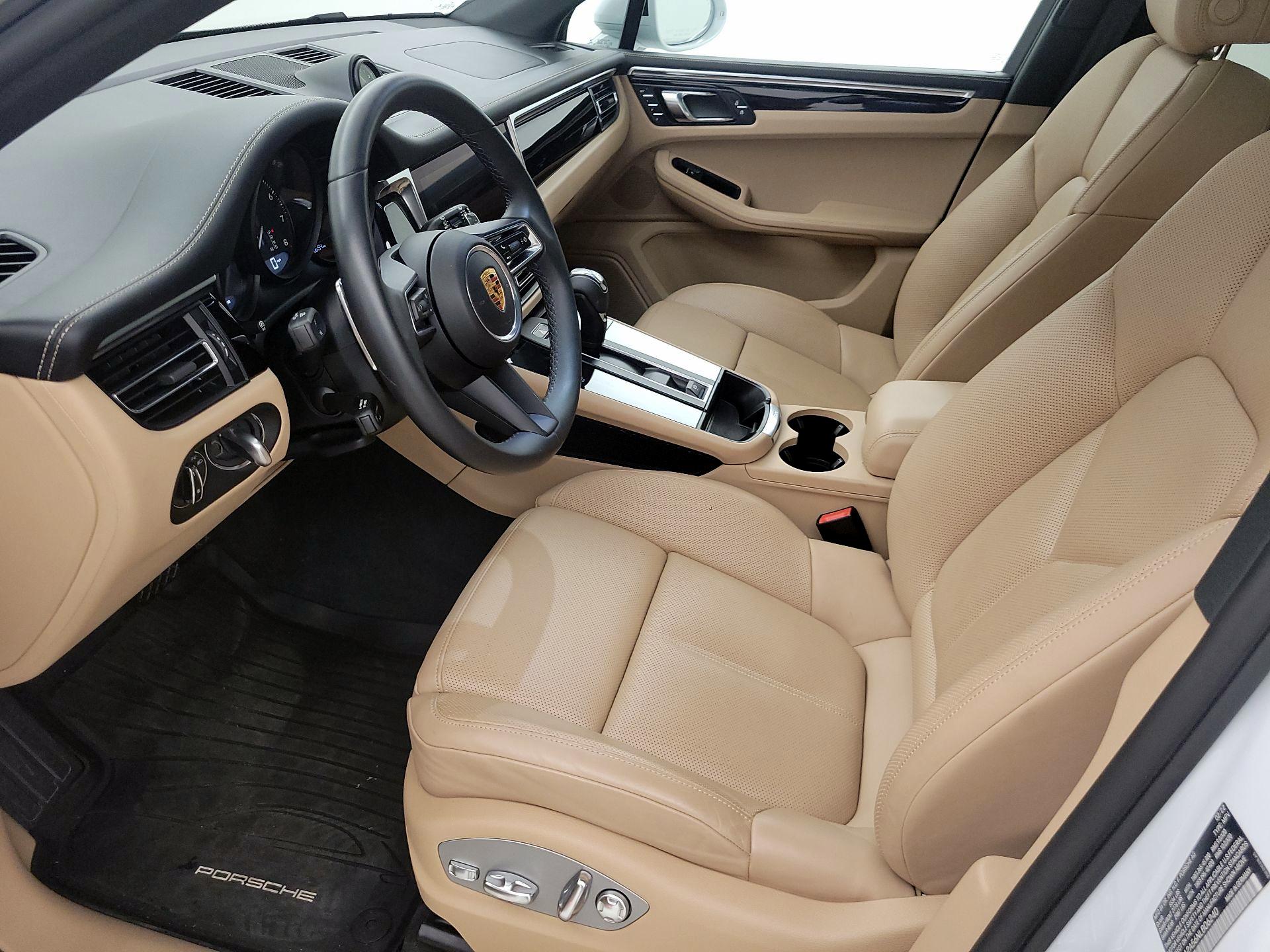 Thumbnail: 2022 Porsche Macan - 11