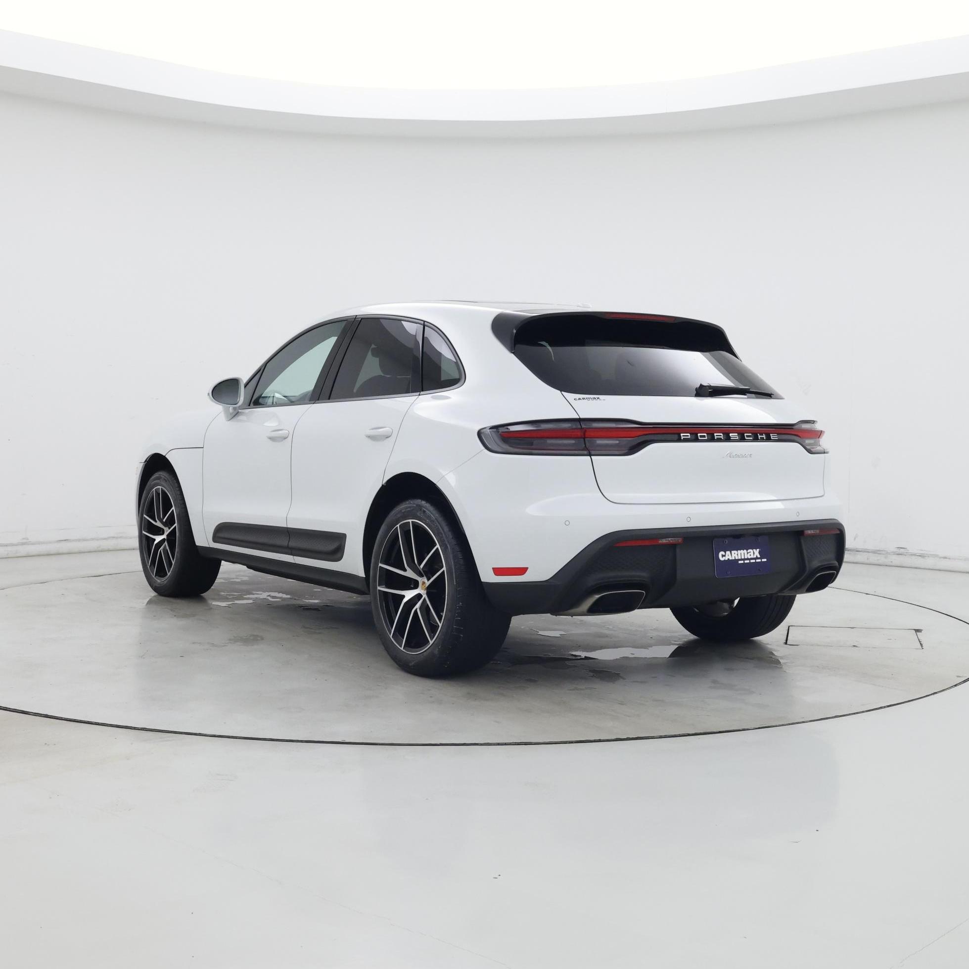 Thumbnail: 2022 Porsche Macan - 2