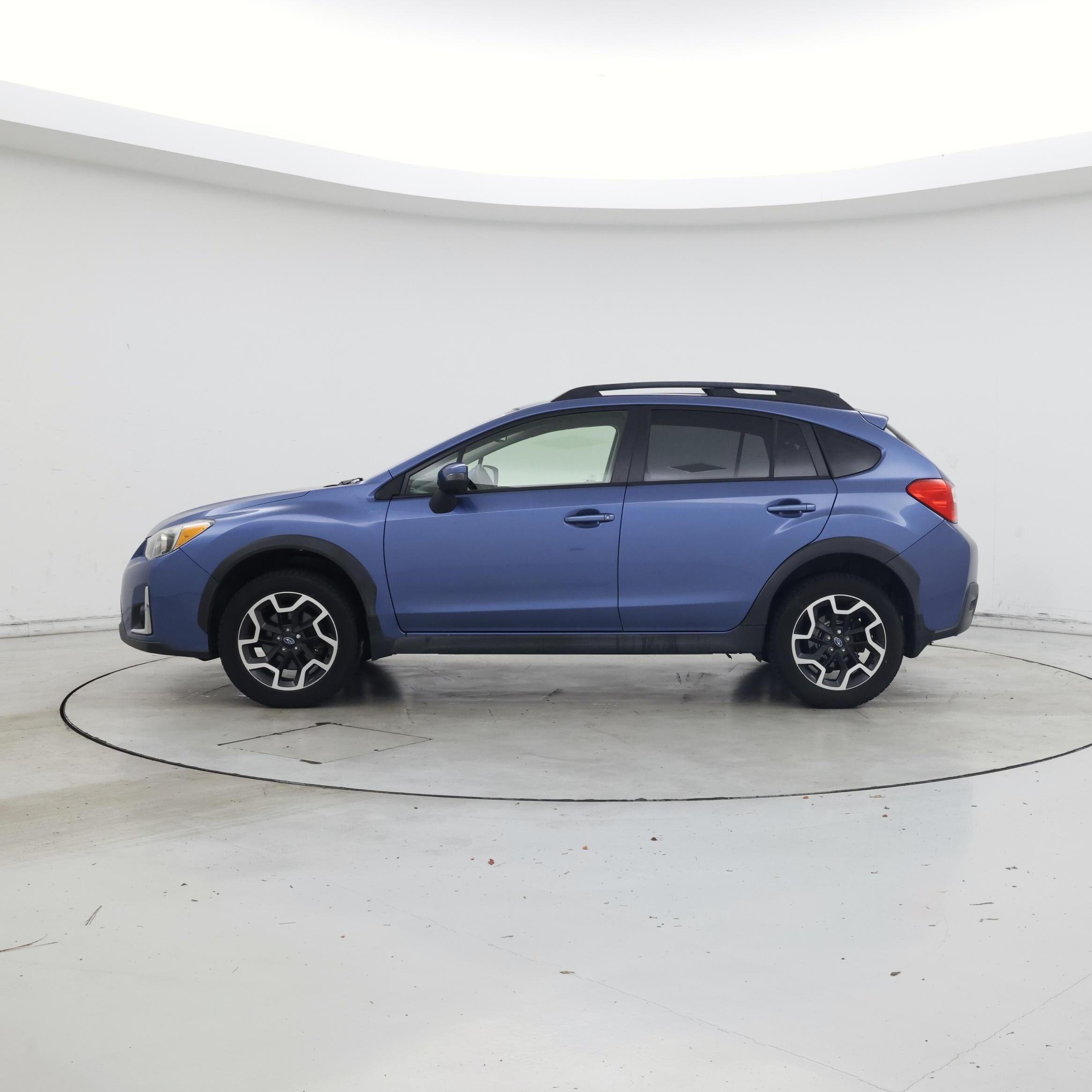Thumbnail: 2016 Subaru XV Crosstrek - 3