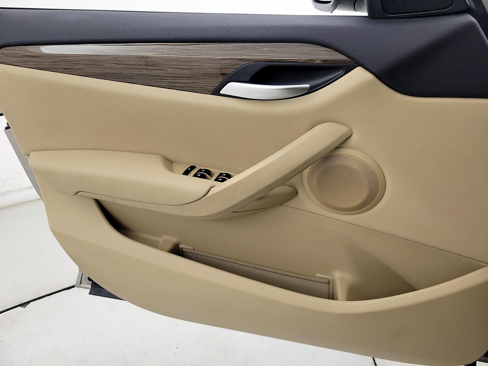 Thumbnail: 2015 BMW X1 - 12