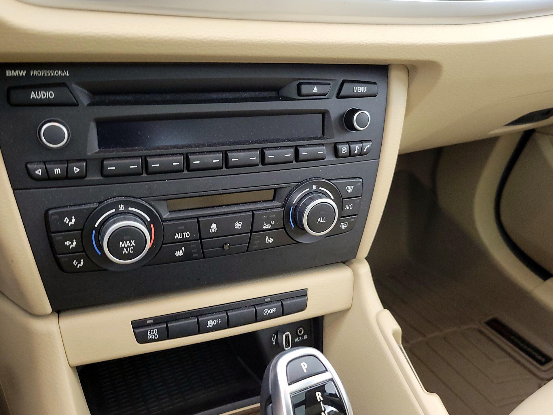 Thumbnail: 2015 BMW X1 - 15