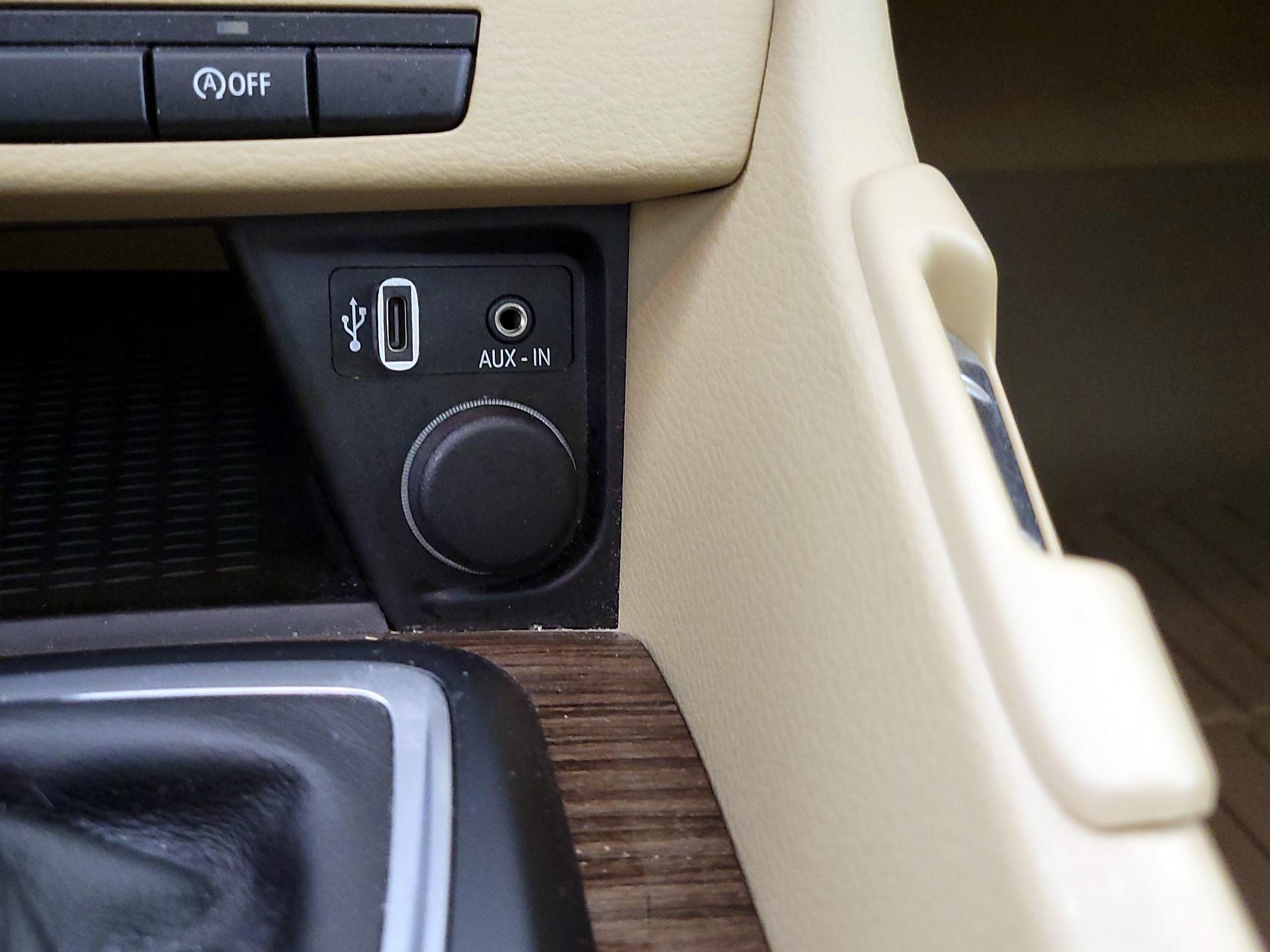 Thumbnail: 2015 BMW X1 - 17