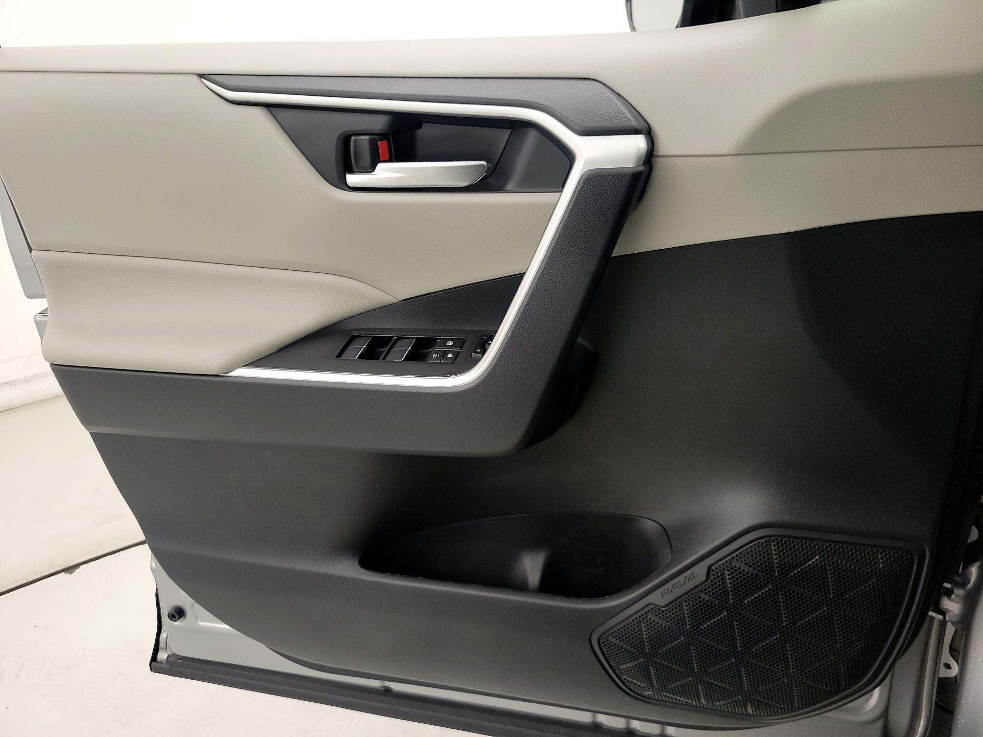 Thumbnail: 2025 Toyota RAV4 - 12