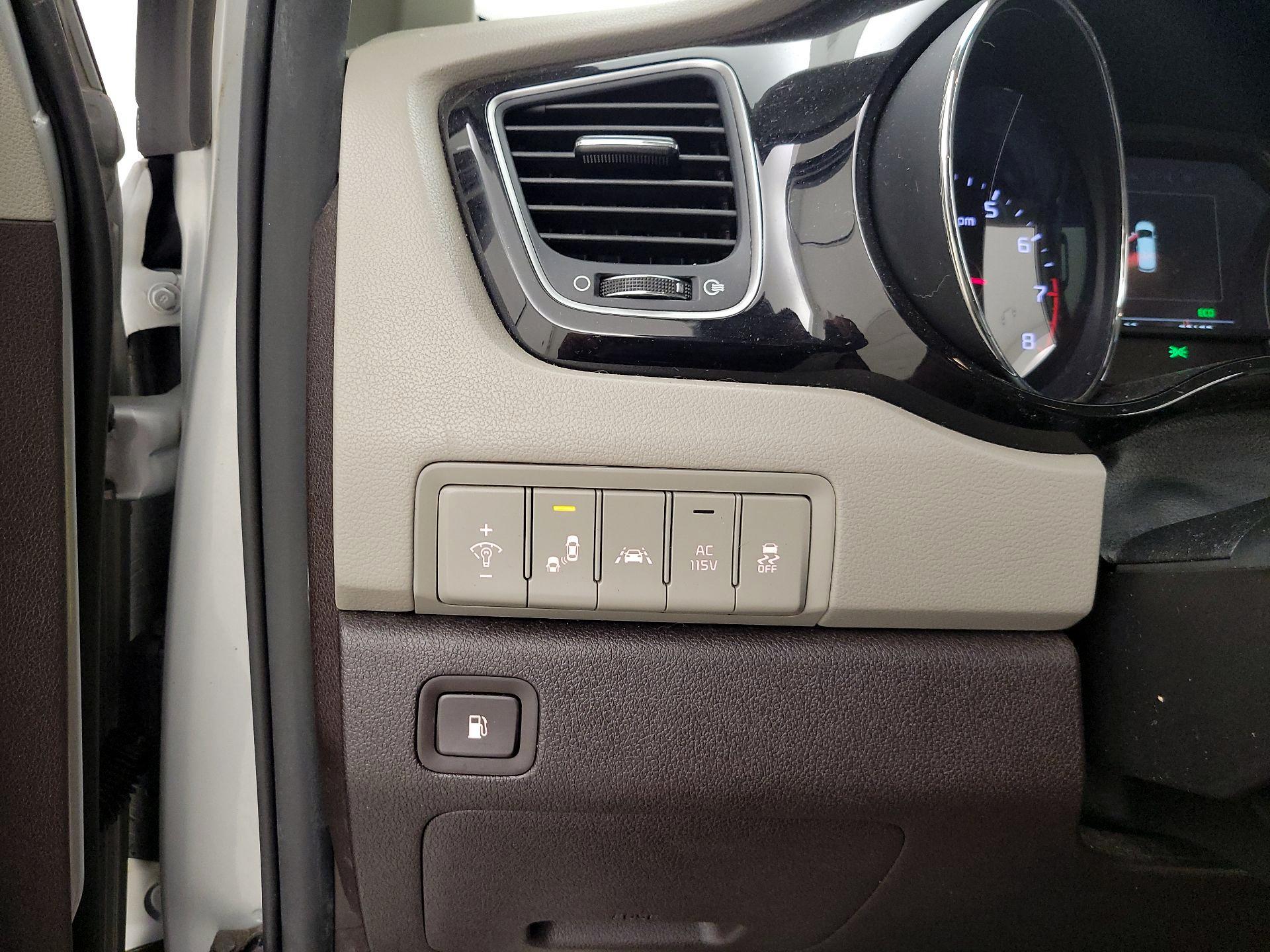 Thumbnail: 2018 Kia Sedona - 13