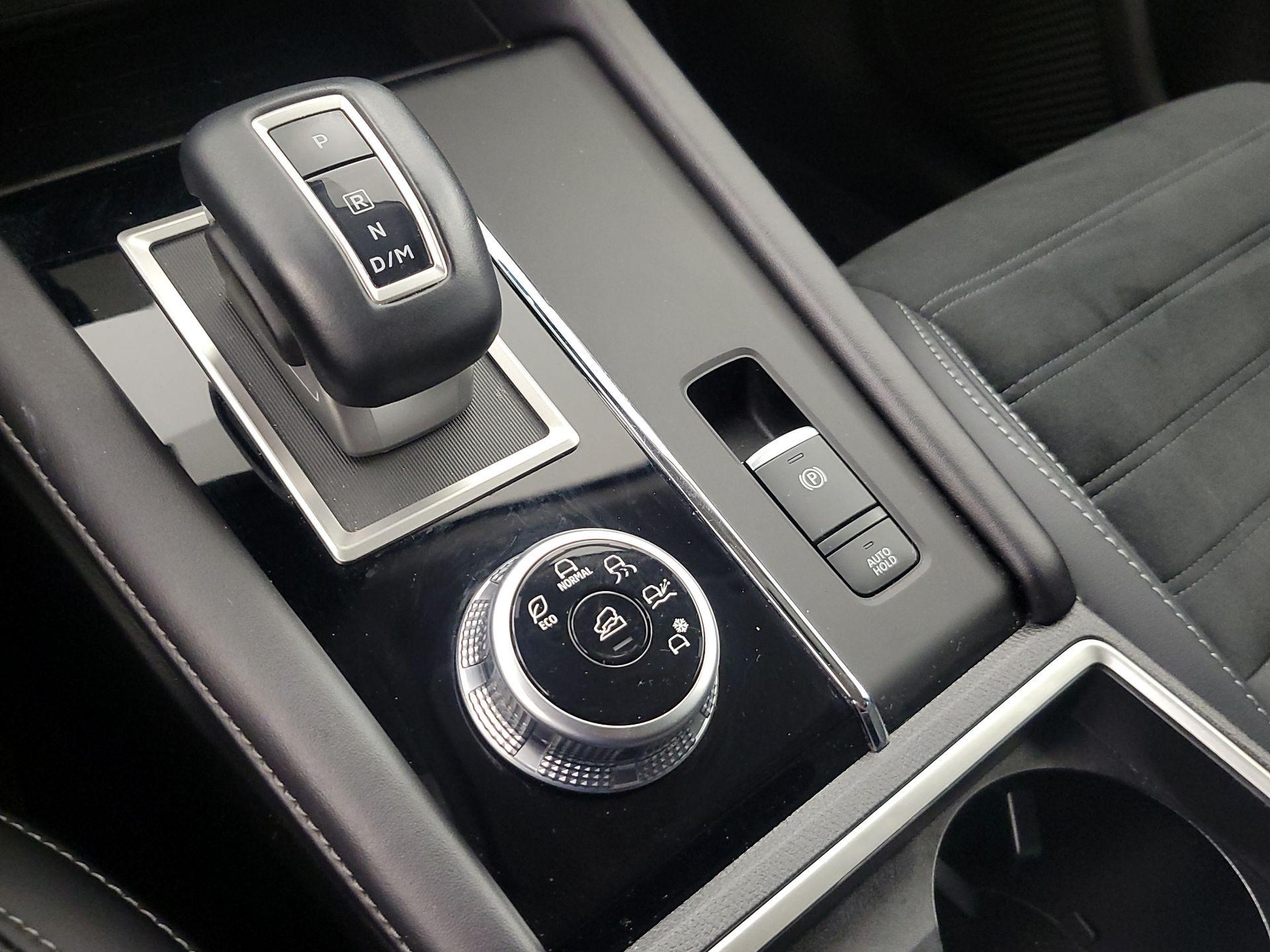 Thumbnail: 2024 Mitsubishi Outlander - 18