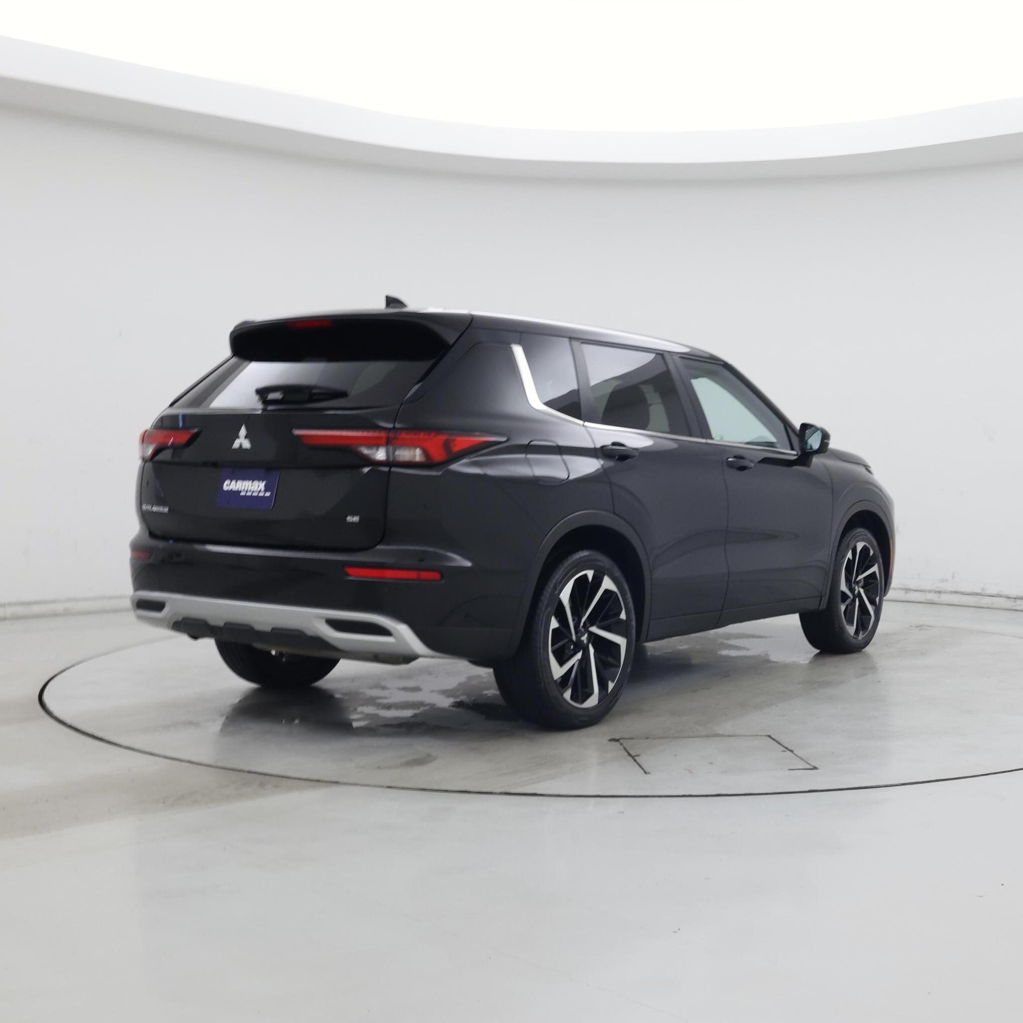 Thumbnail: 2024 Mitsubishi Outlander - 8