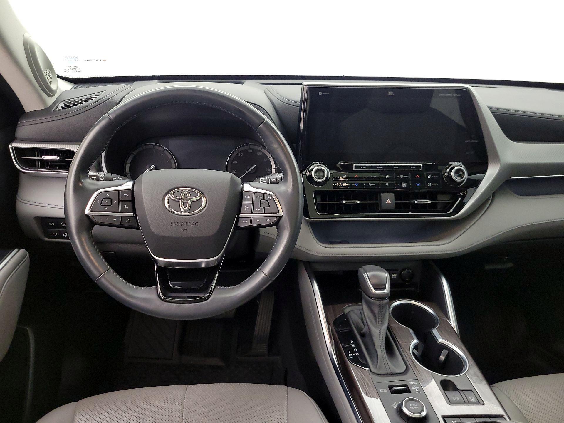 Thumbnail: 2021 Toyota Highlander - 10