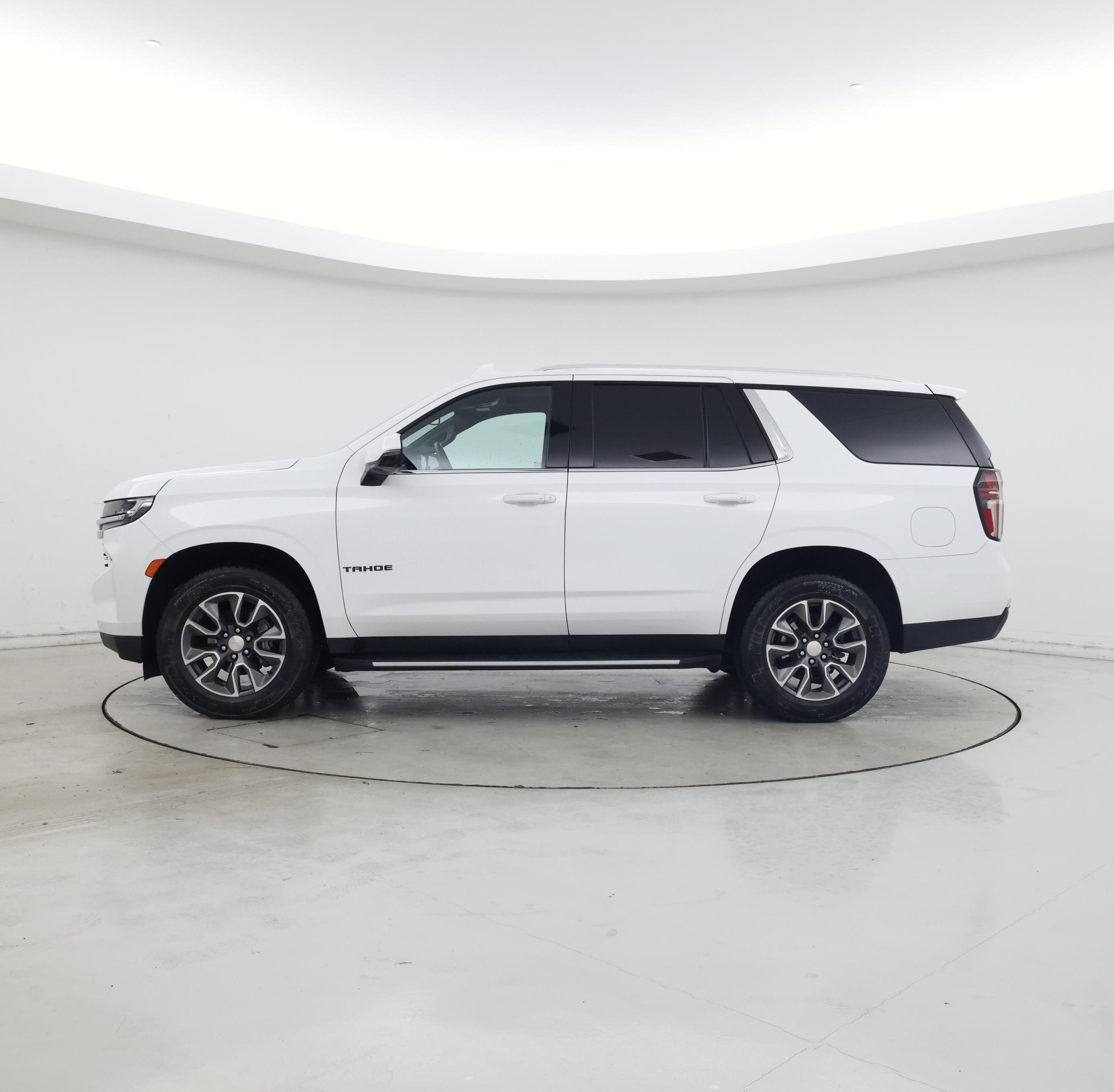 Thumbnail: 2022 Chevrolet Tahoe - 3