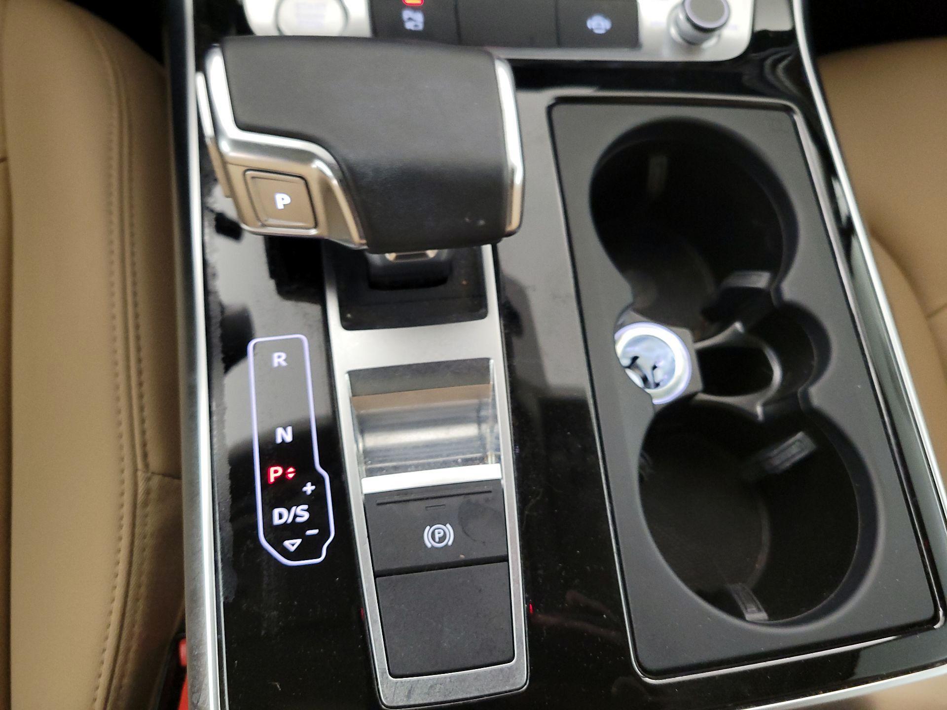 Thumbnail: 2020 Audi Q7 - 16